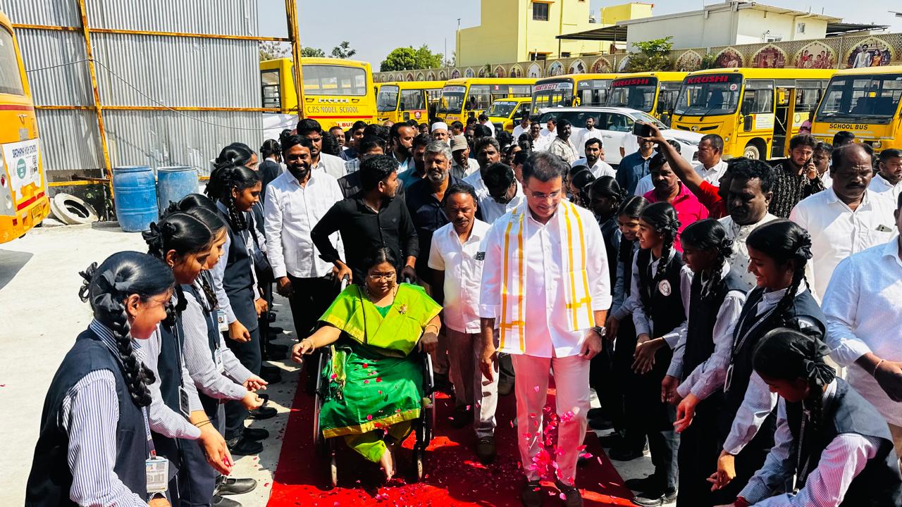 ధనిక్ భారత్ మిషన్ ఆధ్వర్యంలో కెరీర్ గైడెన్స్ కార్యక్రమానికి ముఖ్య అతిథిగా ఎమ్మెల్యే కె.పీ. వివేకానంద