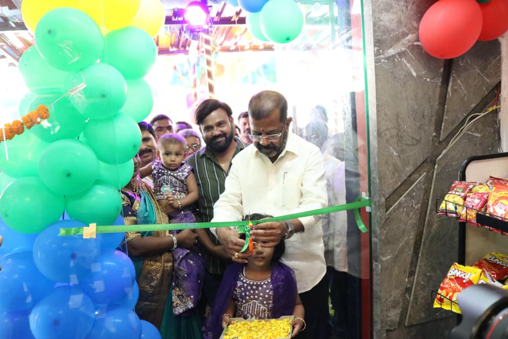 గోపాల్‌పూర్ క్రాస్ రోడ్ వద్ద ‘SS లుడ్వినా-లువినా’ బేకరీ ప్రారంభం… ఎమ్మెల్యే నాయిని..