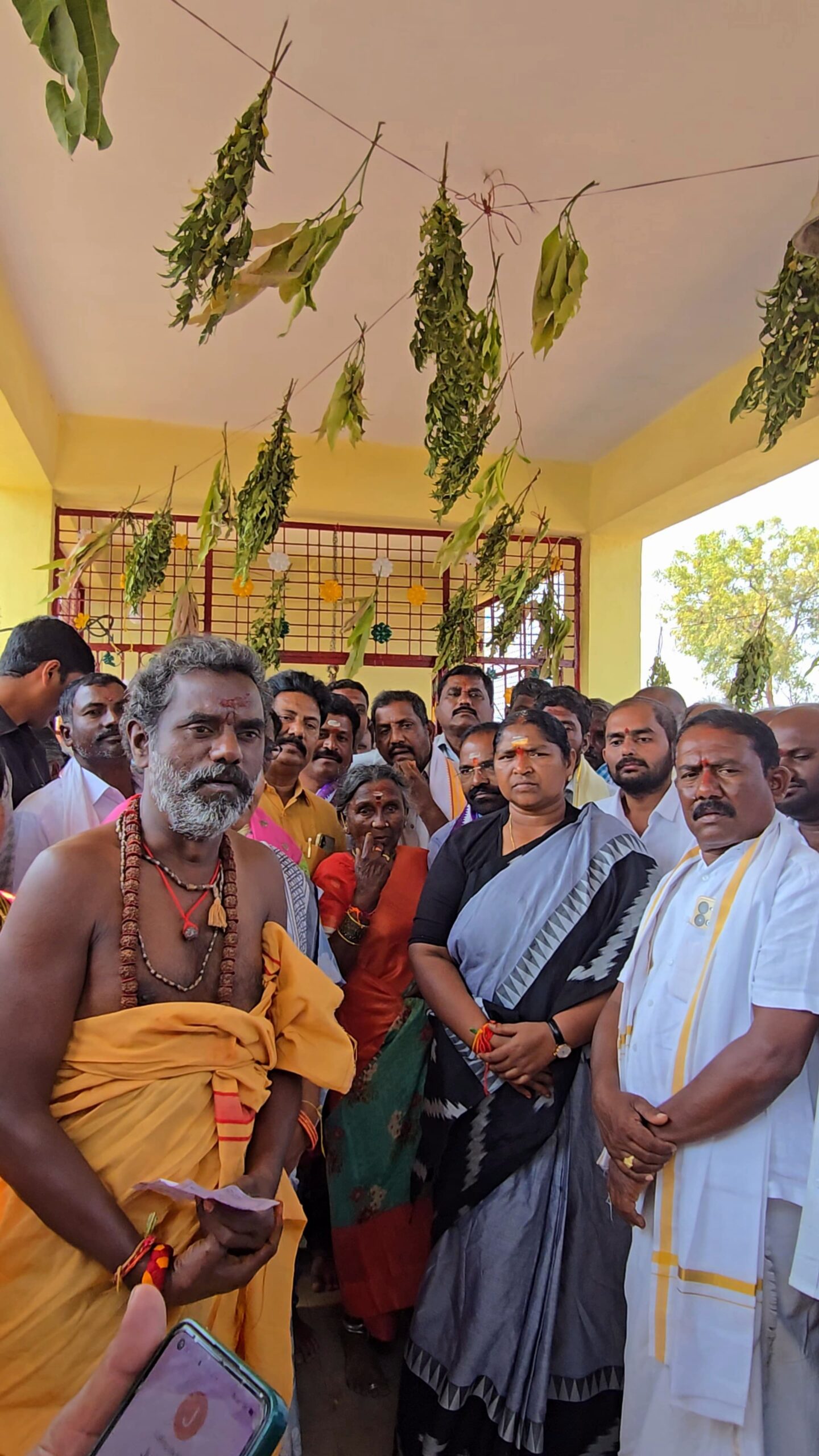 మచ్చాపూర్ పోచమ్మ తల్లి విగ్రహావిష్కరణ కార్యక్రమంలో పాల్గొని తల్లి ఆశీర్వాదాన్ని అందుకున్న మంత్రి సీతక్క