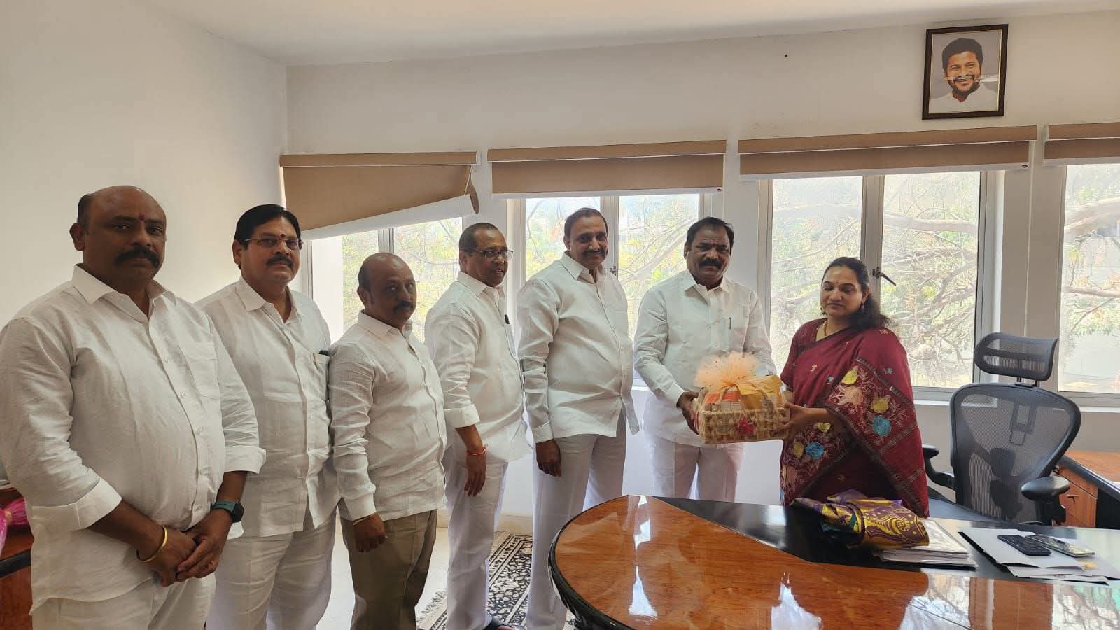 నూతనంగా ఏర్పాటైన సైబరాబాద్ మున్సిపల్ కార్పొరేషన్ తొలి కమిషనర్‌గా ఐఏఎస్ అధికారి శ్రీమతి జి. సృజన