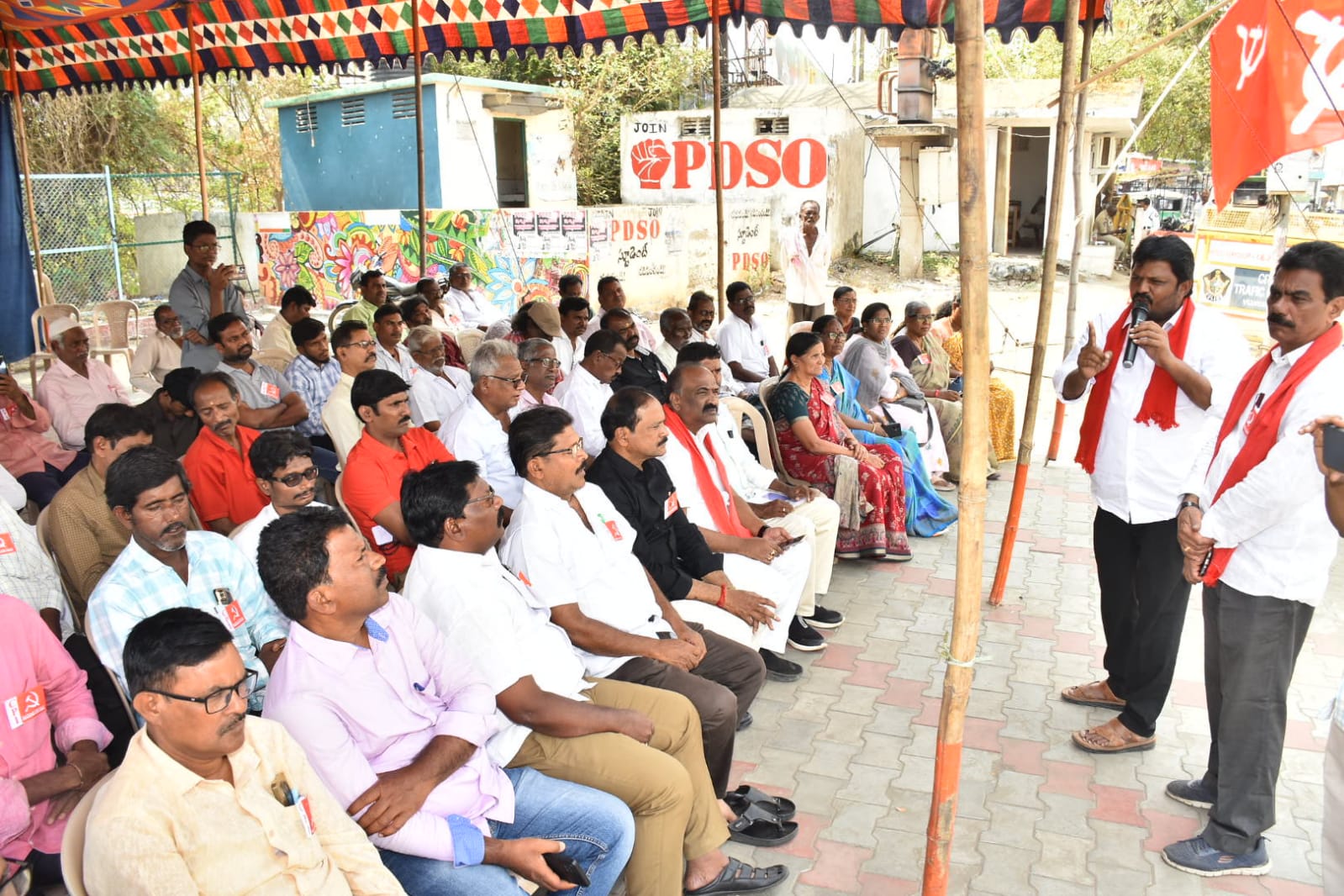పేదవాడు జీవించే హక్కును కాలరాస్తున్న కార్పొరేట్ మెడికల్ మాఫియా …జి.ఈశ్వరయ్య