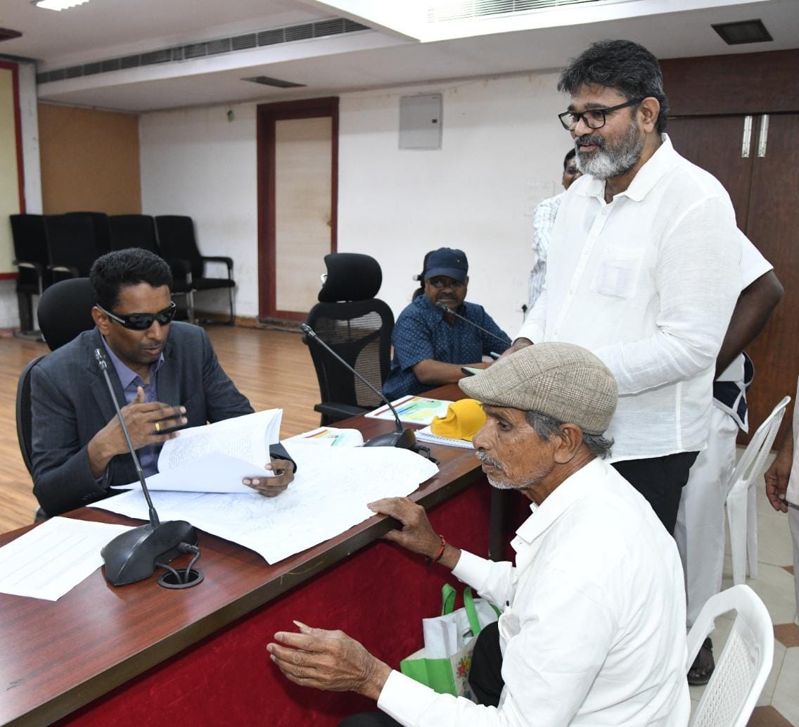 జిల్లాస్థాయి పీజీఆర్ఎస్‌కు 145 అర్జీలు