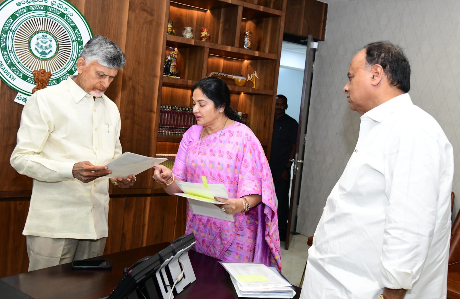సీఎం చంద్రబాబు నాయుడుతో వేమిరెడ్డి దంపతుల భేటీ