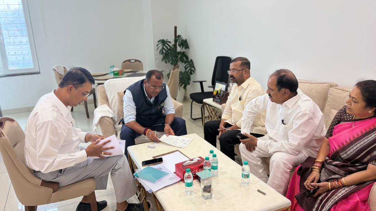 మంత్రి కోమటిరెడ్డిని కలిసిన ఎమ్మెల్యే నాయిని..