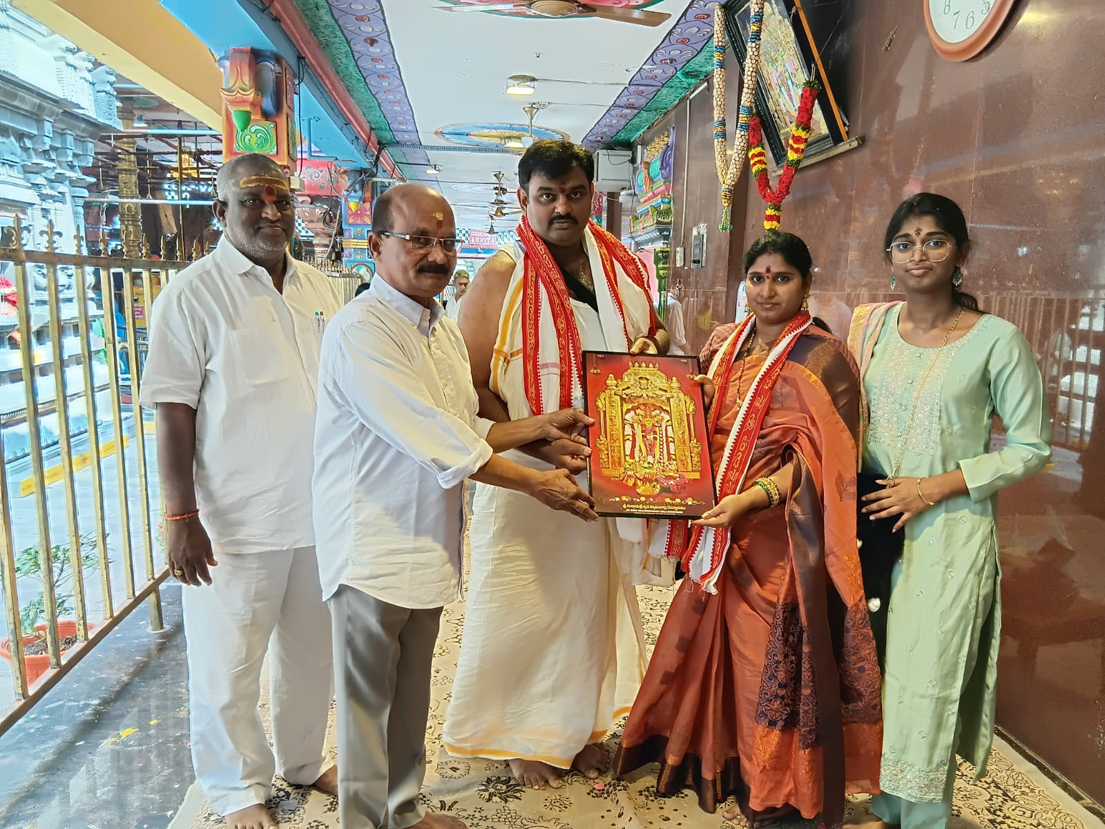 ఇంద్రకీలాద్రిపై కొలువుదీరిన శ్రీ కనకదుర్గమ్మ వారికి నిత్య అన్నదాన పథకం