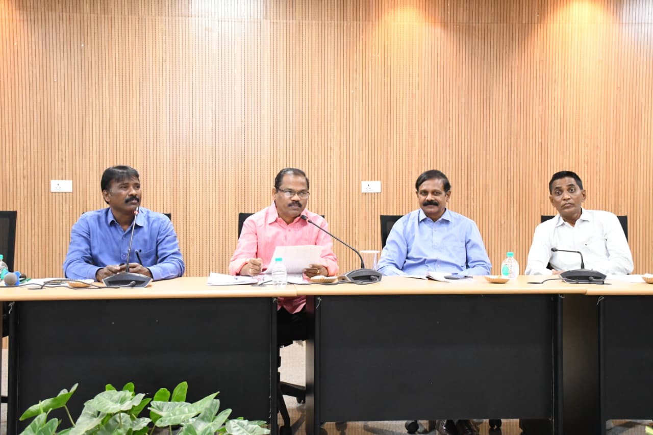 ఇంటర్మీడియట్ పరీక్షలు ప్రశాంతంగా నిర్వహించాలానీ ఆదేశించిన….. అదనపు కలెక్టర్ యాదయ్య