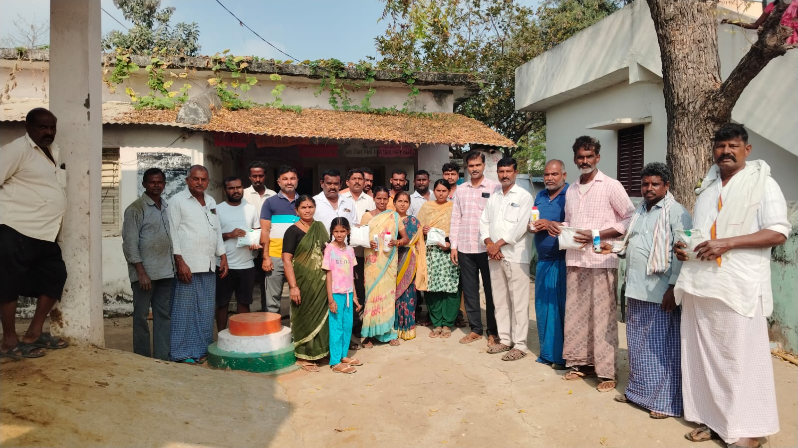 నారాయణపురం గ్రామంలో పశువులకు గర్భ కోశ వ్యాధుల చికిత్స శిబిరం ప్రారంభం
