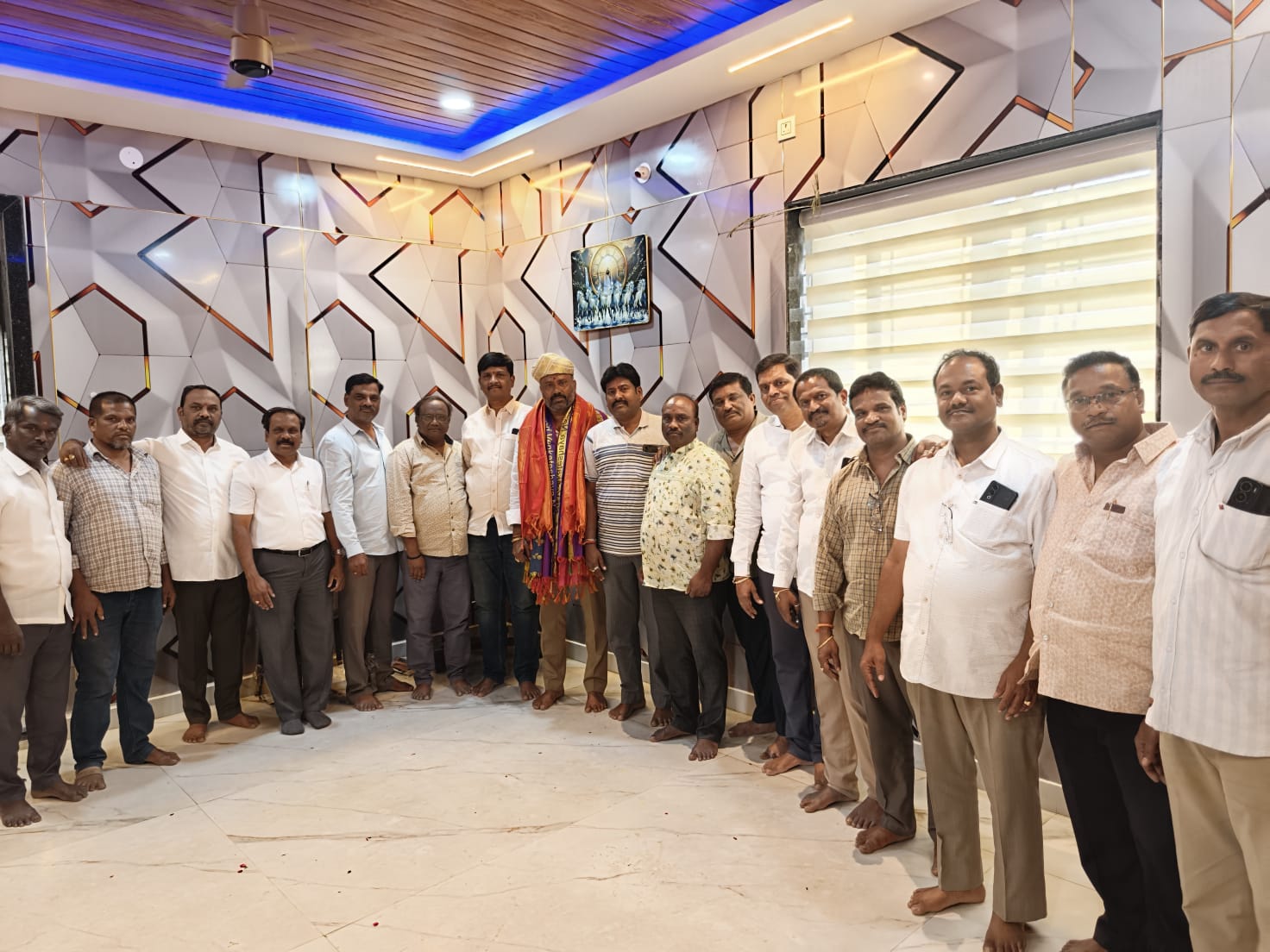 శంకర్‌పల్లి మున్సిపల్ చైర్మన్ ను సన్మానించిన జై మాత అసోసియేషన్ సభ్యులు