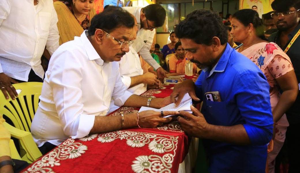 విజ‌య‌వాడ ఎంపీ కేశినేని శివ‌నాథ్ (చిన్ని)   ఆదేశాల మేరకు
