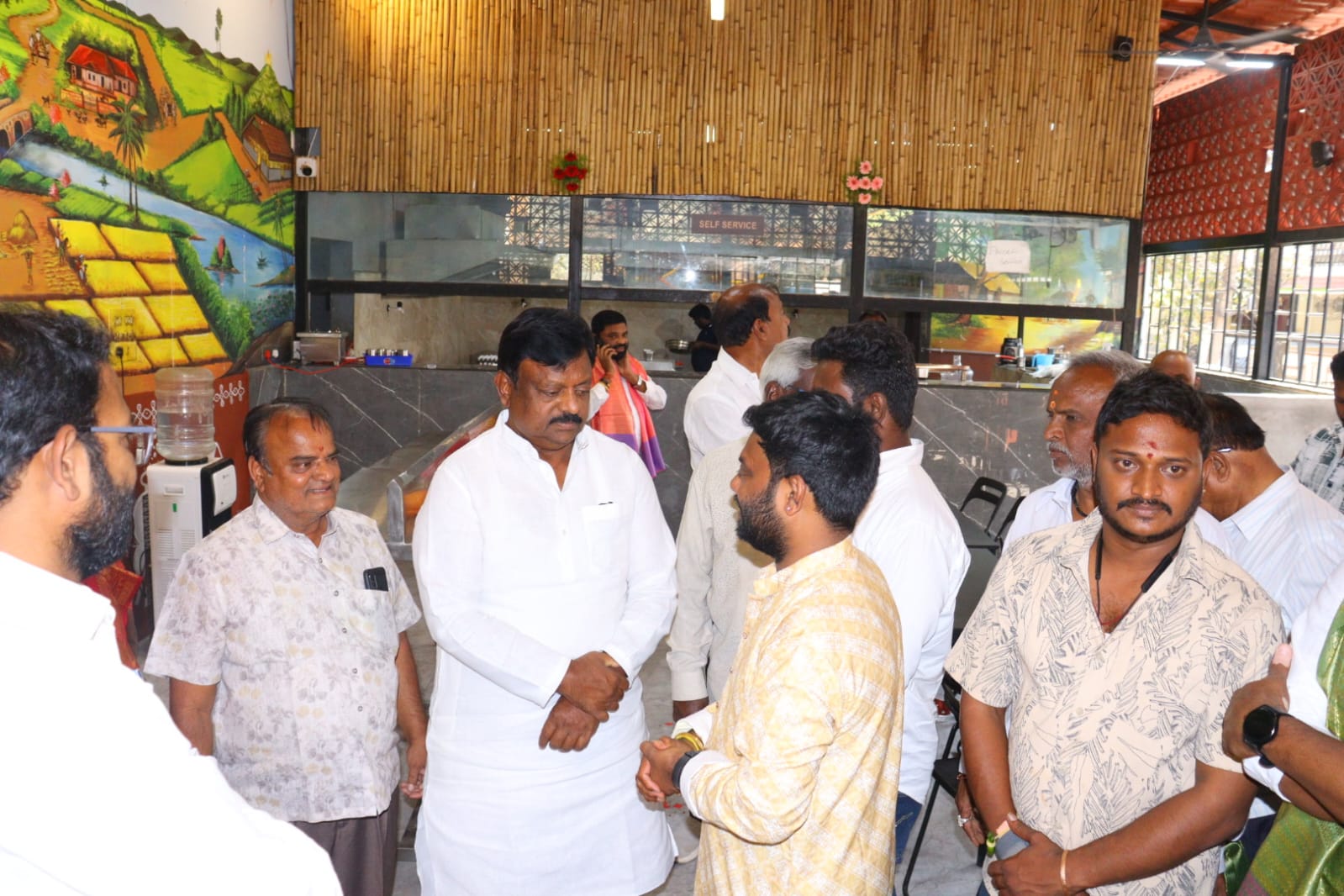 ప్రాంశీ ఫుడ్ కోర్టు ను ప్రారంభించిన కొలన్ హన్మంత్ రెడ్డి