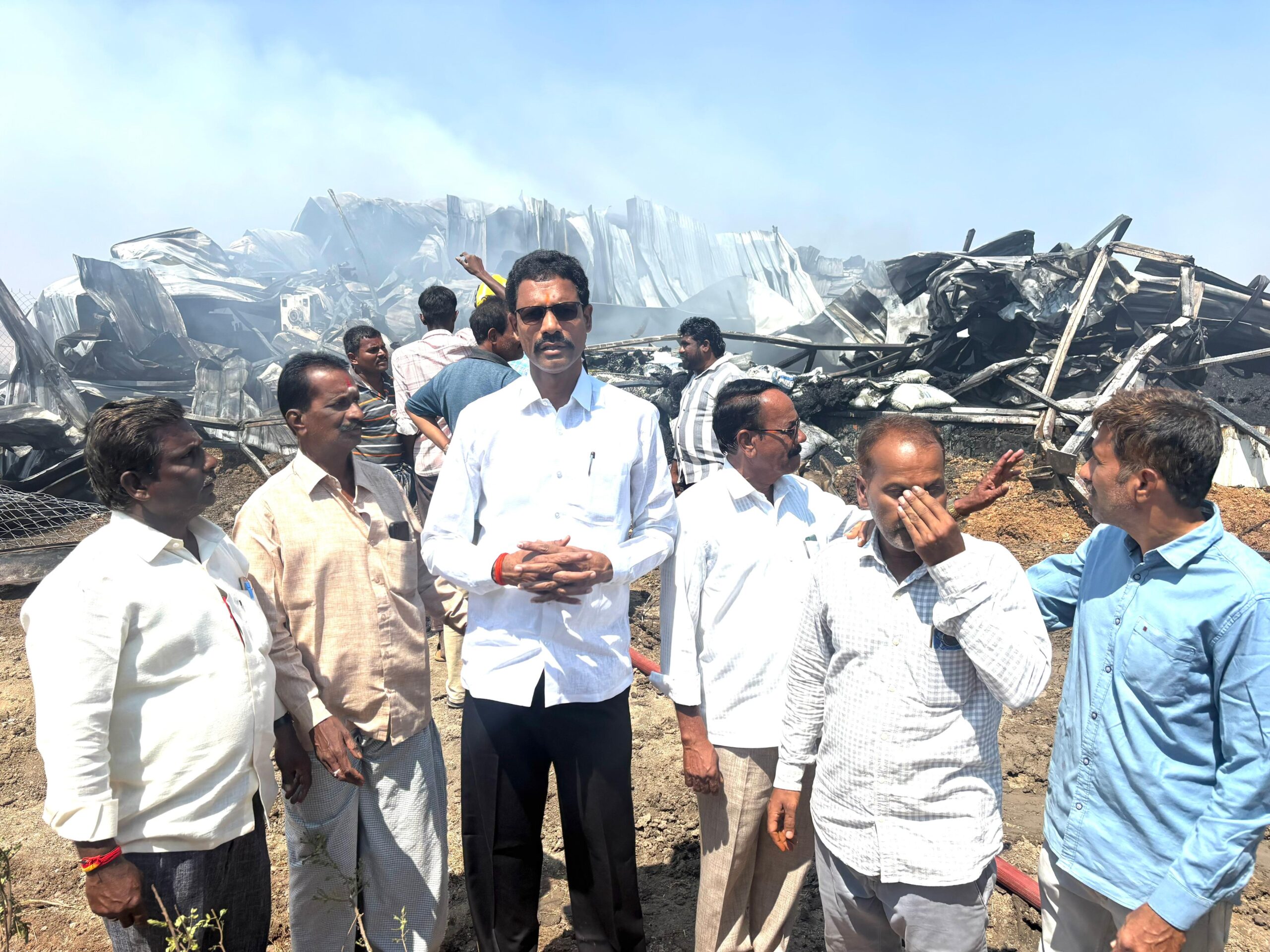 ఐజ పట్టణంలో డ్రిప్ ఫ్యాక్టరీలో మంటలు