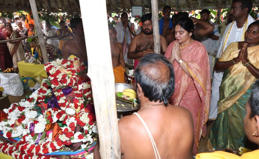 ఇందుపూరమ్మ, దేశమ్మ కుంభాభిషేకంలో ప్రశాంతమ్మ