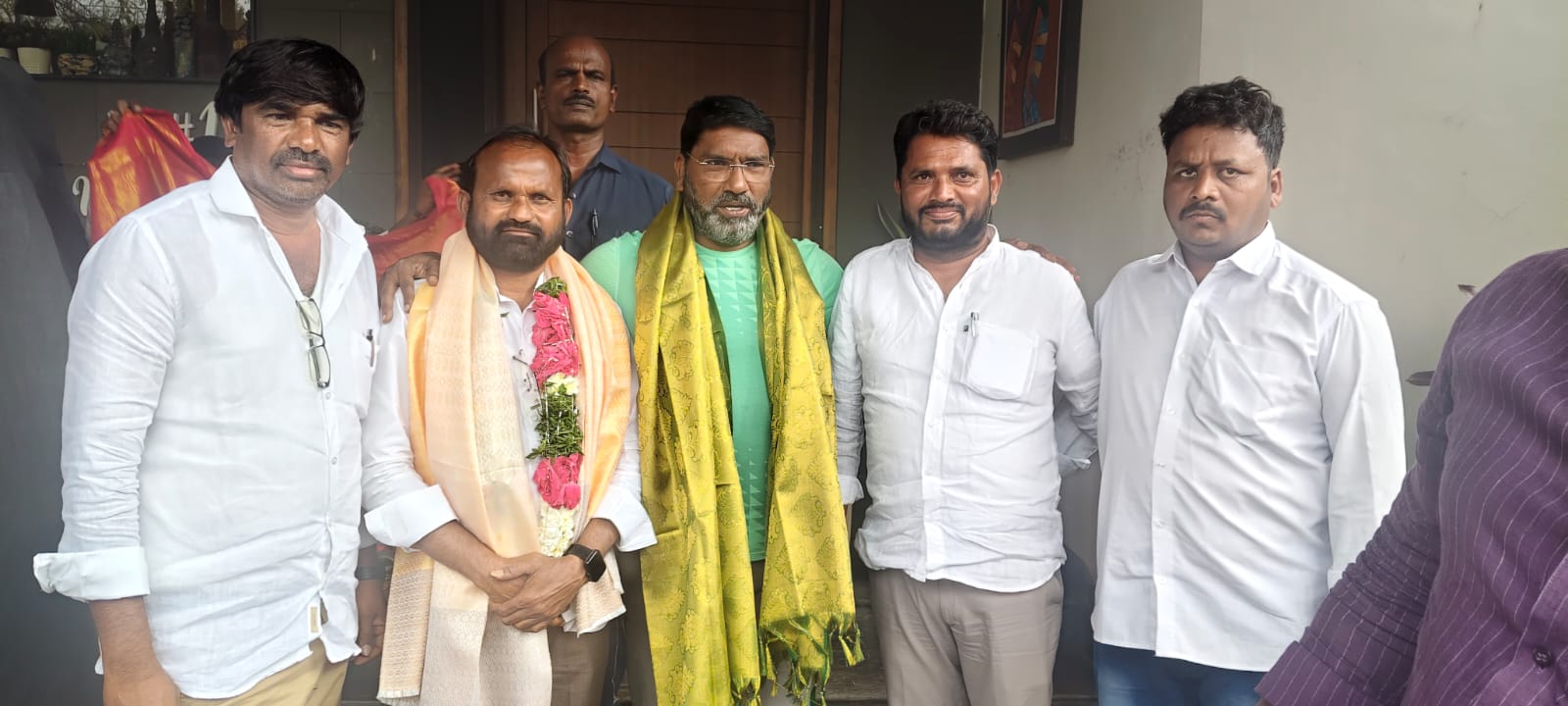 ఐజ పట్టణ అభివృద్ధి తన లక్ష్యం.