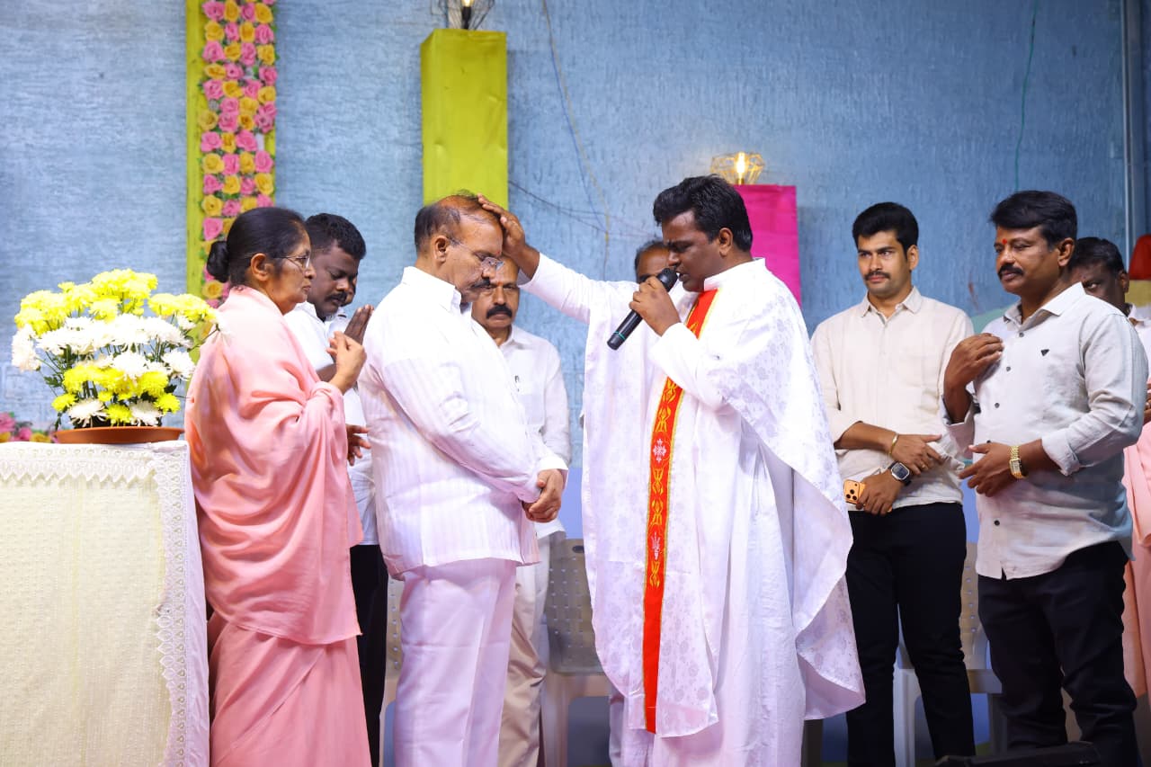 ప్రభువు ఆశీస్సులు ప్రజలందరి మీద ఉంటాయి. ప్రత్తిపాటి.
