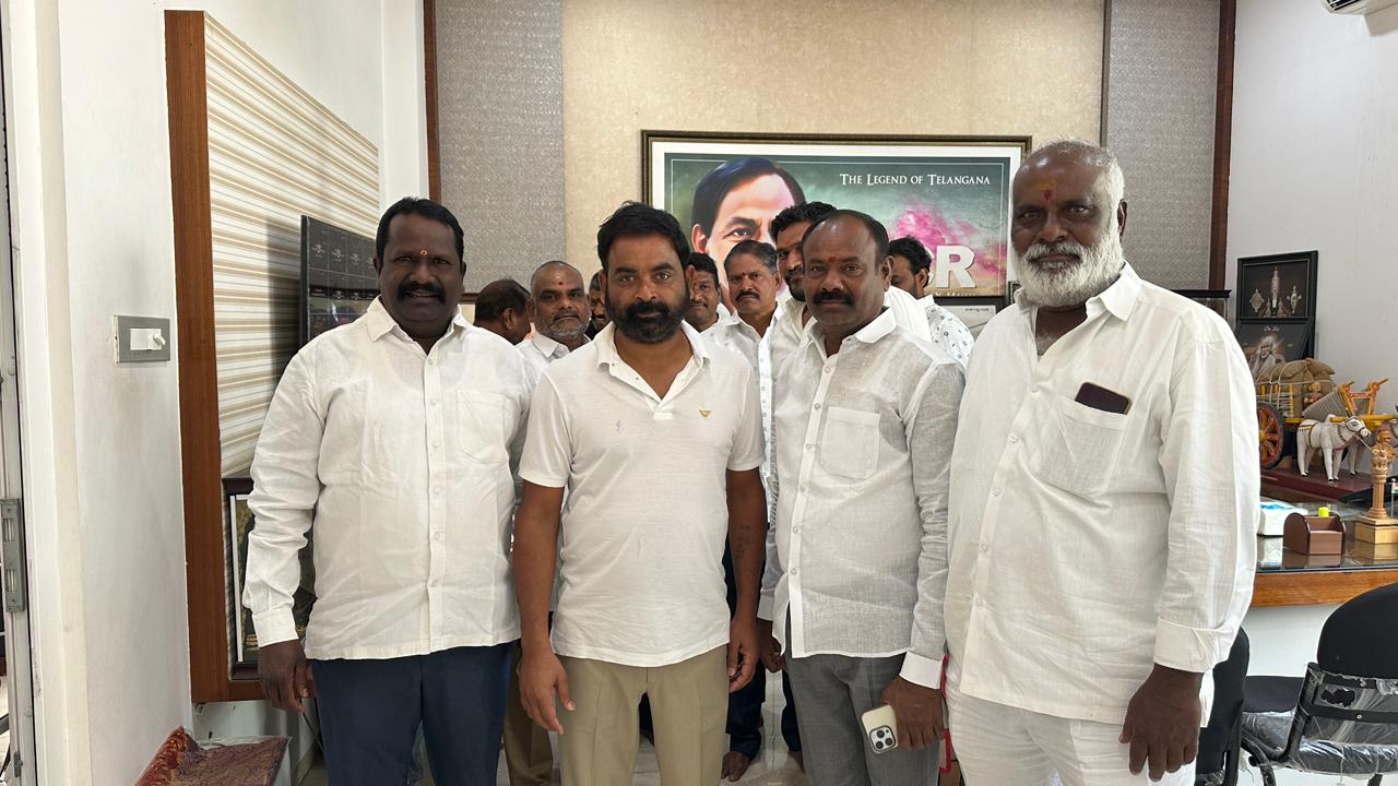 సమస్యలపై స్పందిస్తూ ప్రజల పక్షాన నిలుస్తూ: ఎమ్మెల్సీ శంభీపూర్ రాజు
