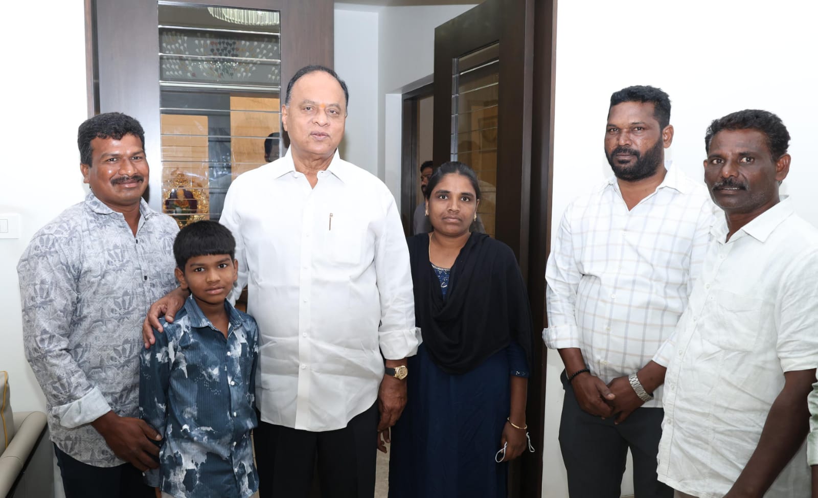 ప్రాణదాత సీఎం చంద్రబాబు కి, విపిఆర్‌ దంపతులకు ప్రత్యేక కృతజ్ఞతలు