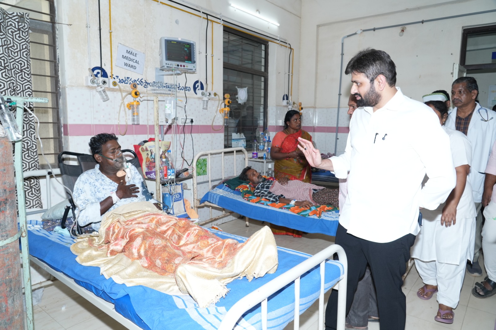 జంగారెడ్డిగూడెం ప్రభుత్వ ఆసుపత్రిలో ఎంపీ పుట్టా మహేష్ కుమార్ ఆకస్మిక తనిఖీ