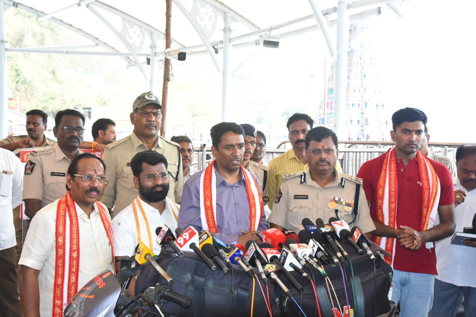 కుంభాభిషేక మ‌హా క్ర‌తువుకు ఘన ఏర్పాట్లు..