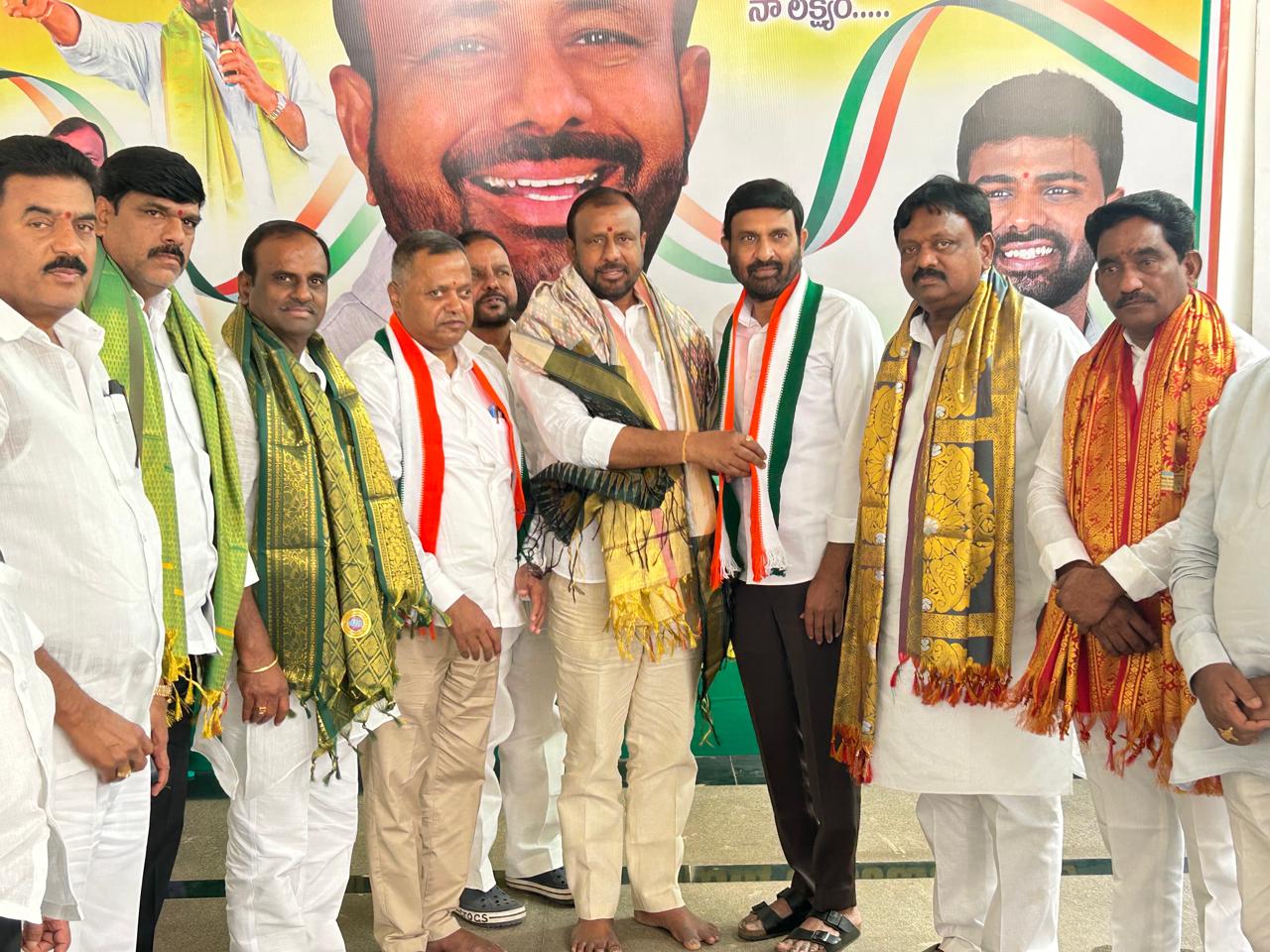 బిఆర్ఎస్ పార్టీకి రాజీనామా చేసి కాంగ్రెస్ పార్టీలో చేరిన మేడ్చల్ జిల్లా ఫిషరీష్ కార్పొరేషన్ చైర్మన్ మన్నె రాజు