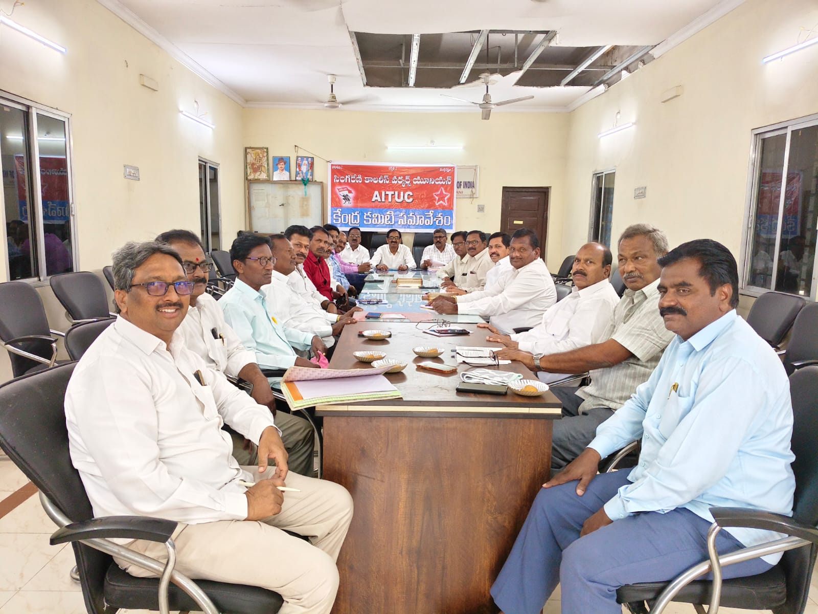 కార్మికుల సమస్యలను పరిష్కరించకుంటే సమ్మెకు పిలుపునిస్తాం.