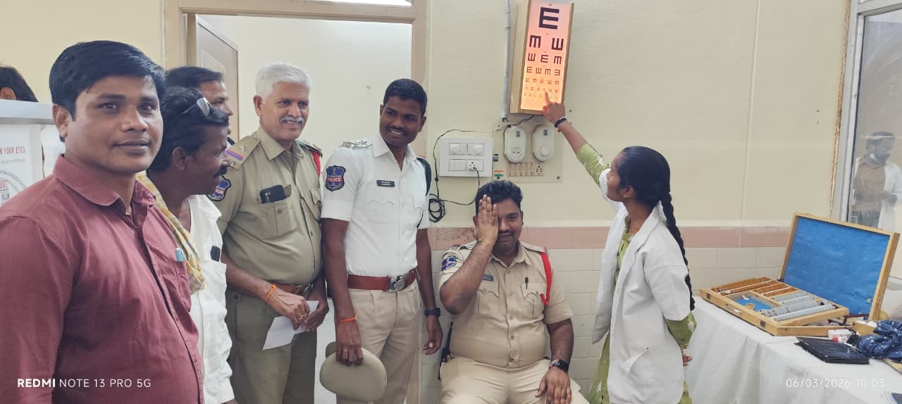 అరైవ్–అలైవ్” లక్ష్యంతో పోలీసులకు కంటి పరీక్షలు