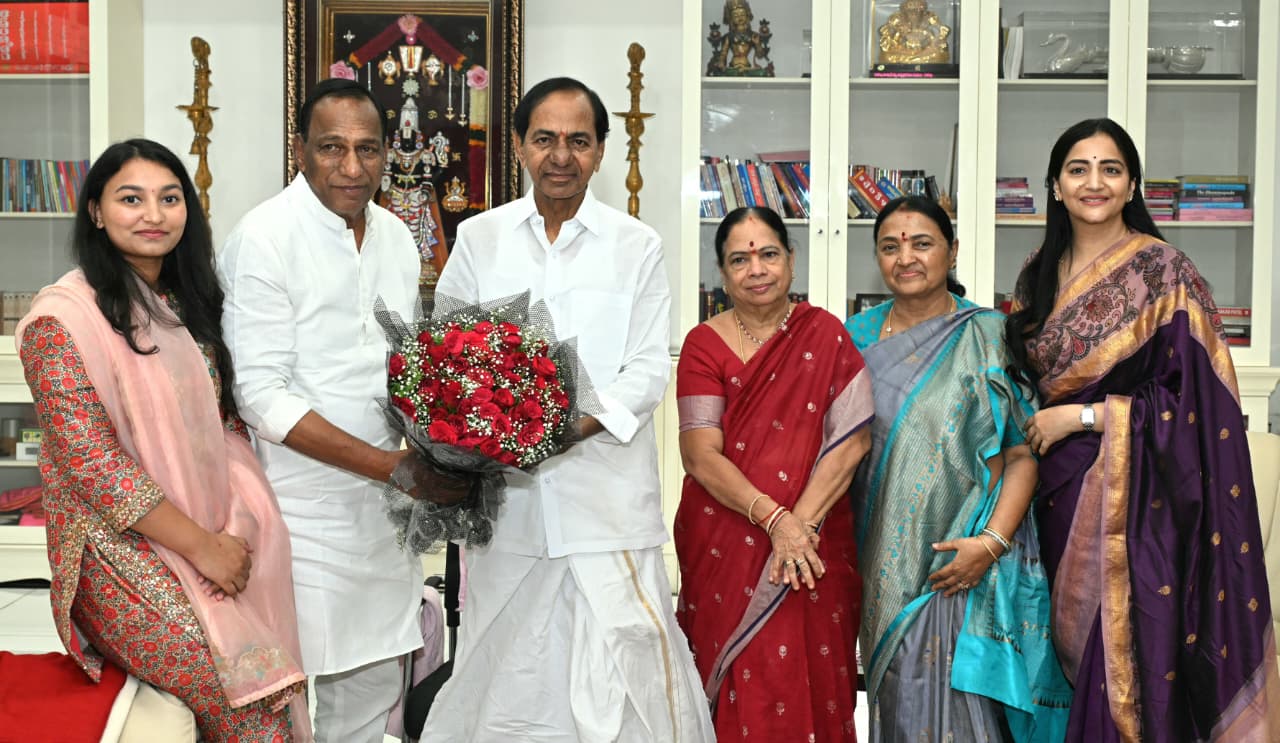 బి.ఆర్.ఎస్ అధినేత , తెలంగాణ తొలి ముఖ్యమంత్రి
