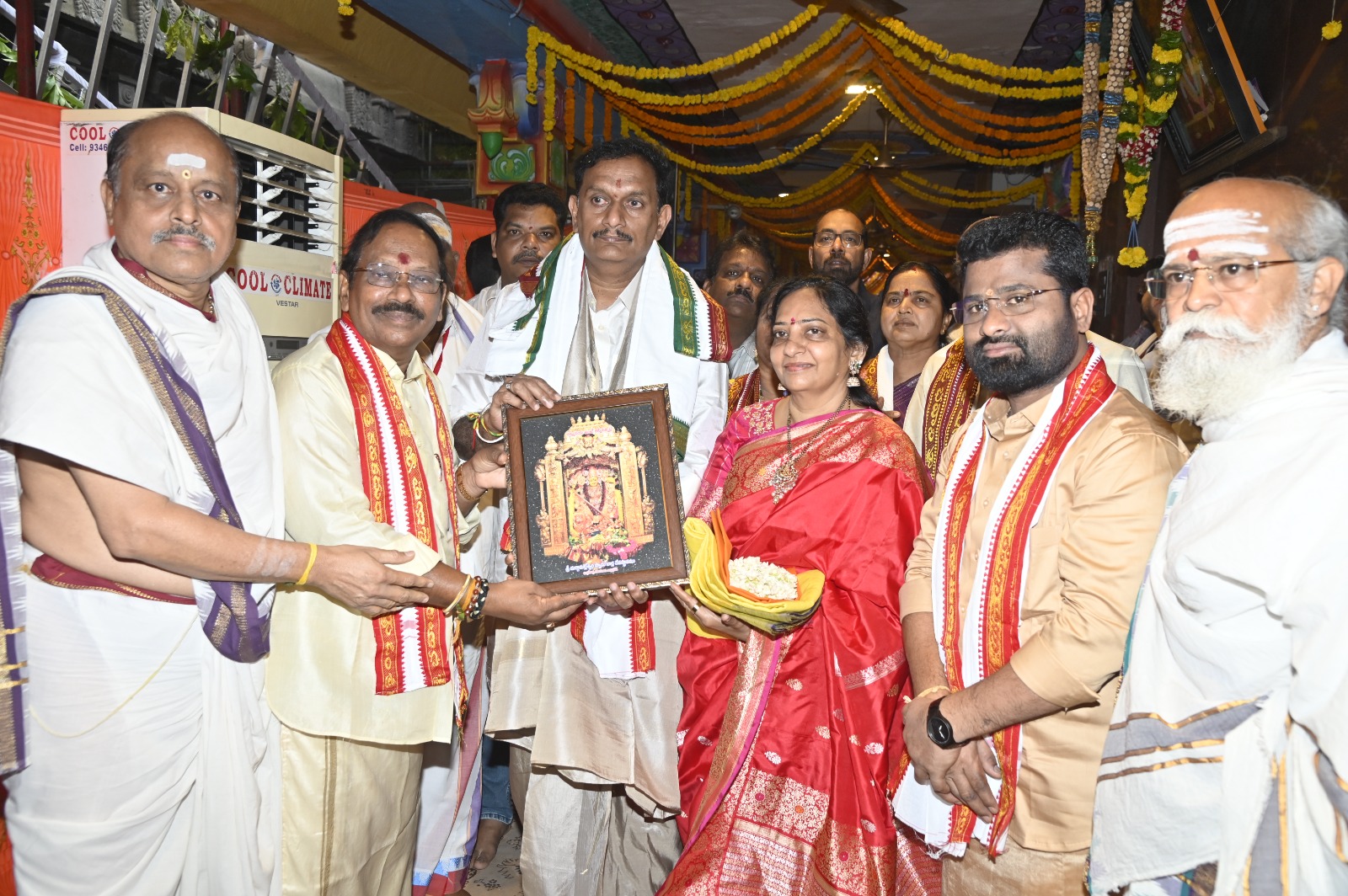 విజయవాడ పార్లమెంట్ సభ్యులు  కేశినేని చిన్ని