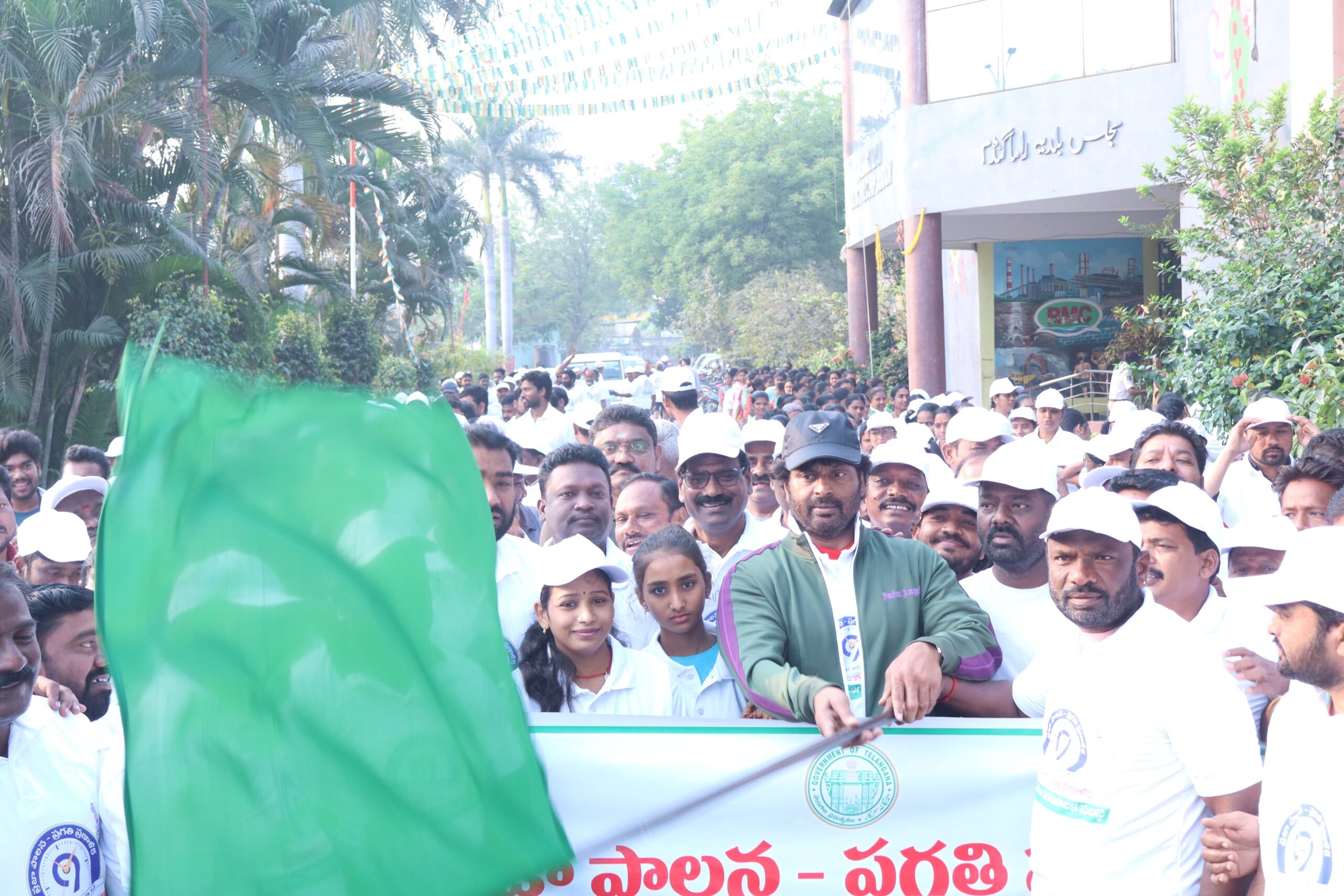 ప్రతి పల్లెలో నగరాల్లో అభివృద్ధి….