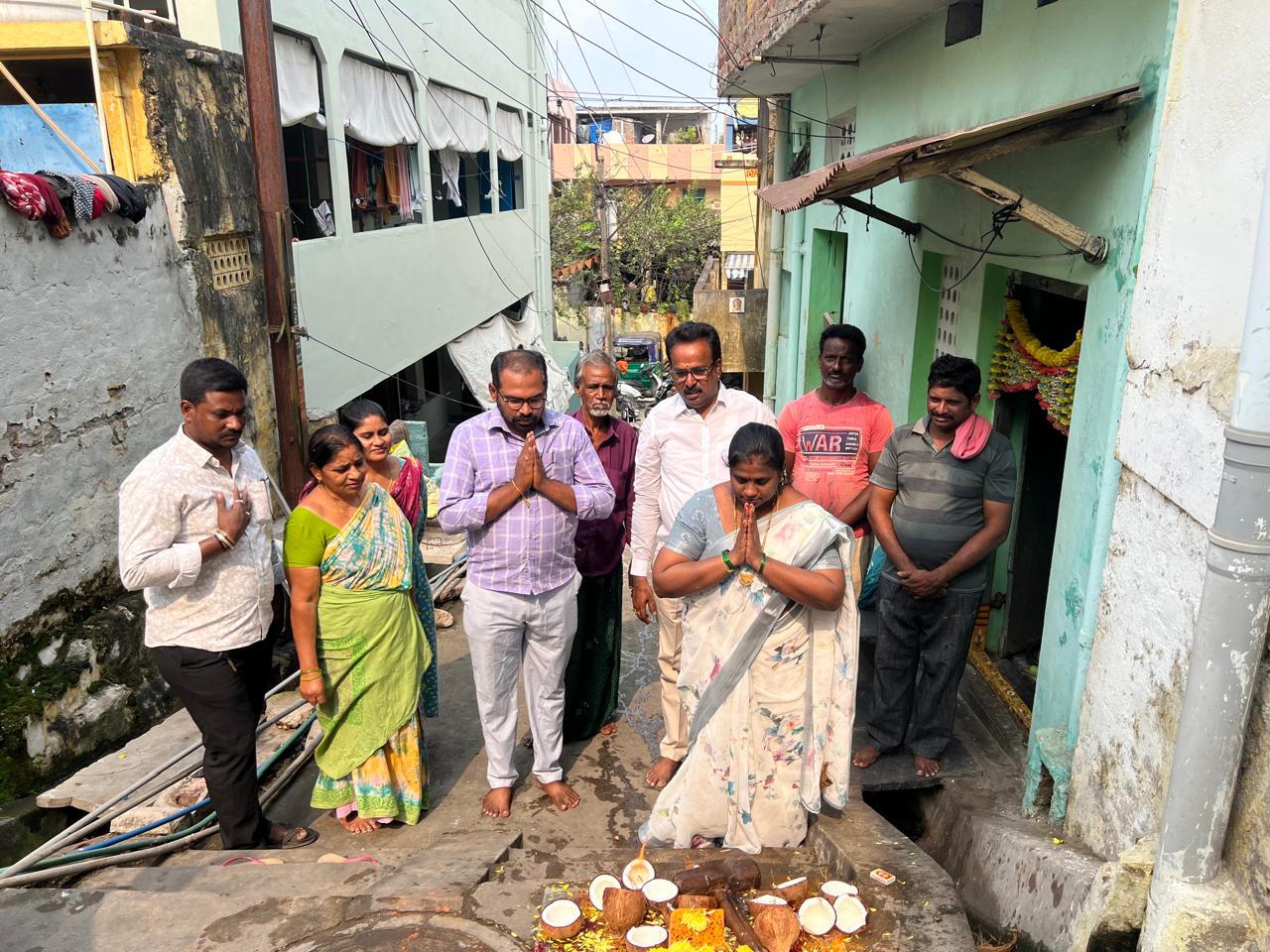 నాలుగు స్తంభాల వద్ద 7 లక్షల వ్యయంతో మెట్లు,డ్రెయిన్ల నిర్మాణం