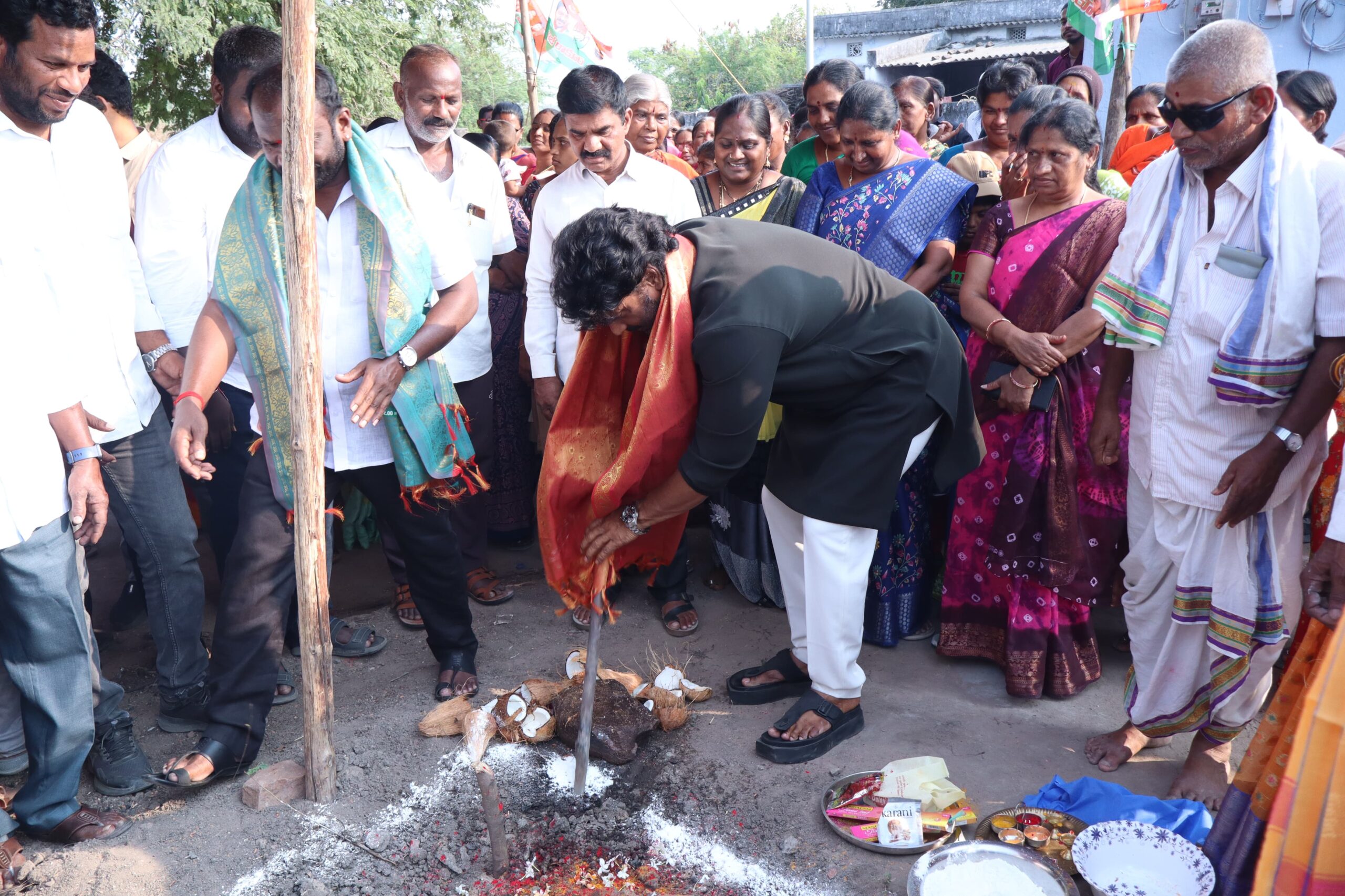 ఎన్టిపీసి1వ. డివిజన్ కార్పొరేటర్ మడిపల్లి మల్లేష్ విజయ ఆధ్వర్యంలో ఇందిరమ్మ ఇల్లు