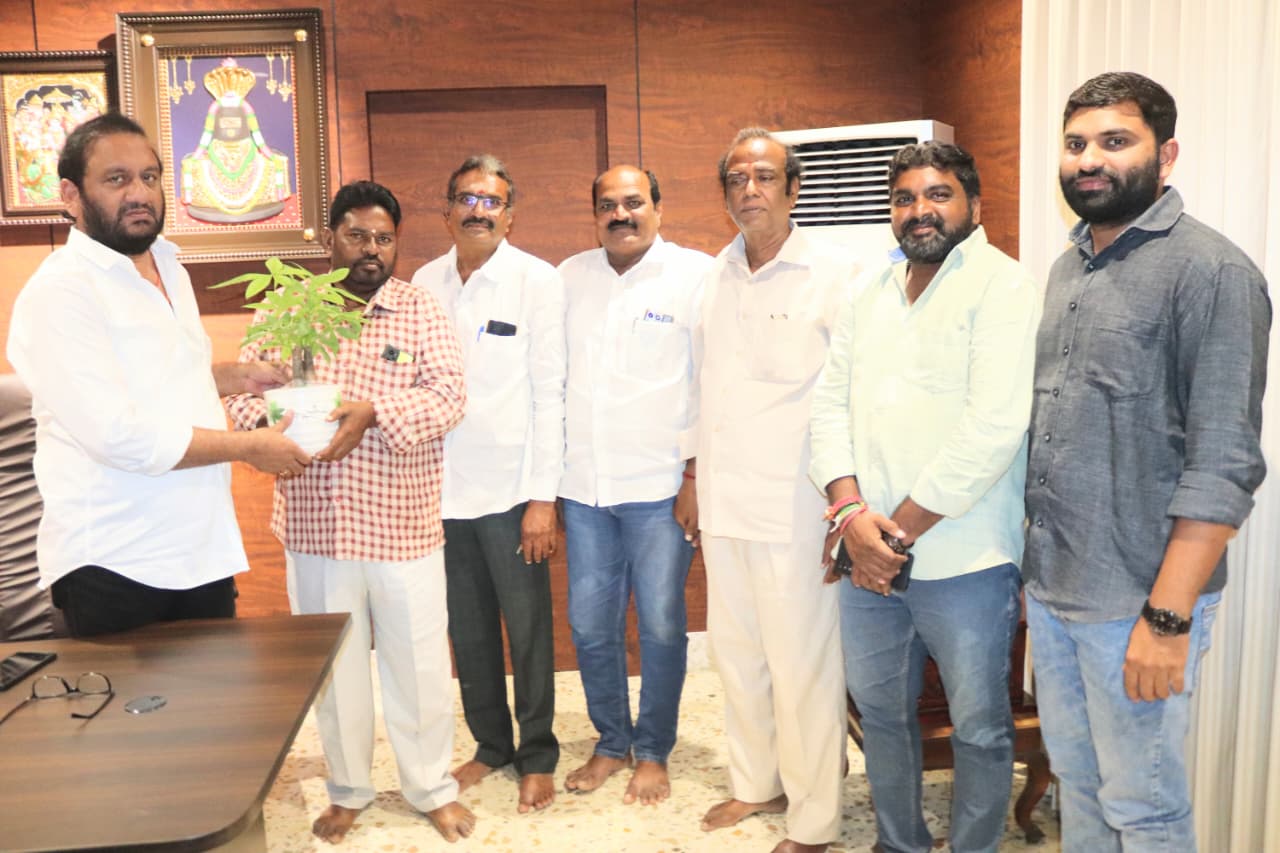 ప్రసనన్నకు ప్రత్యేకంగా కృతజ్ఞతలు-తెలిపినబుచ్చింగారి తిరుపతయ్య