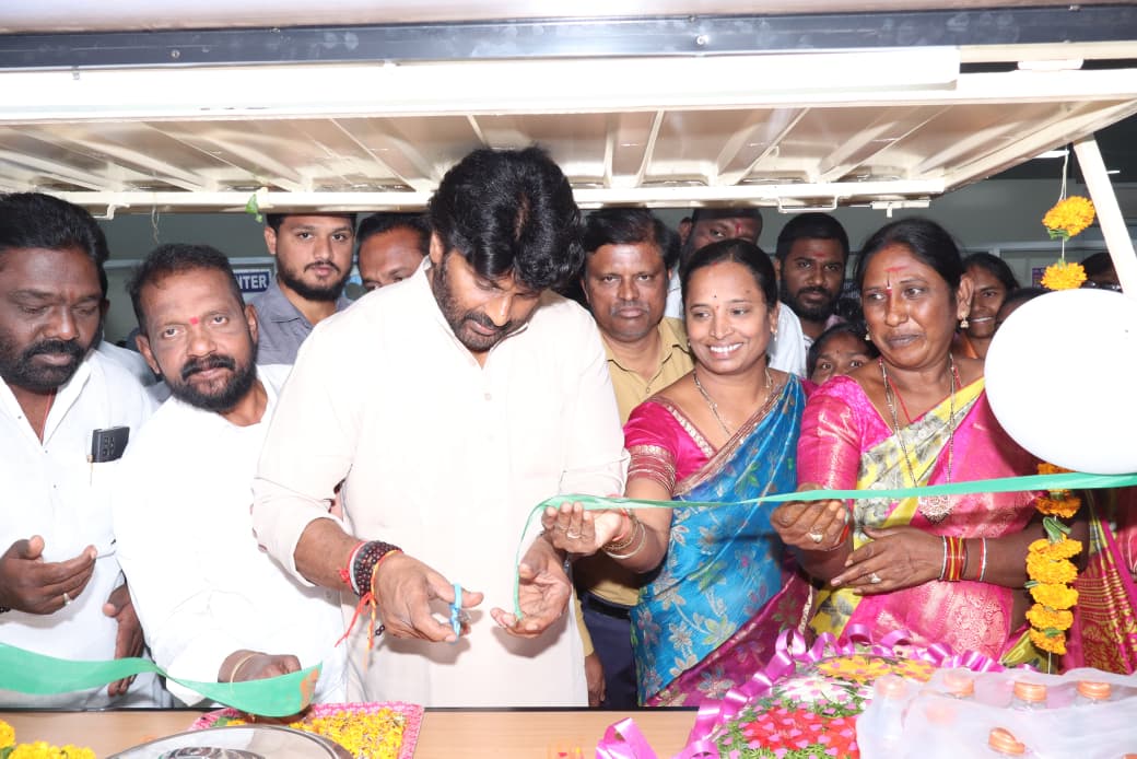 గోదావరిఖని ప్రభుత్వ ఆసుపత్రిలో ఇంద్ర మహిళా శక్తి క్యాంటిన్ ను ప్రారంభించిన ఎమ్మెల్యే ఎం.ఎస్.రాజ్ ఠాకూర్.
