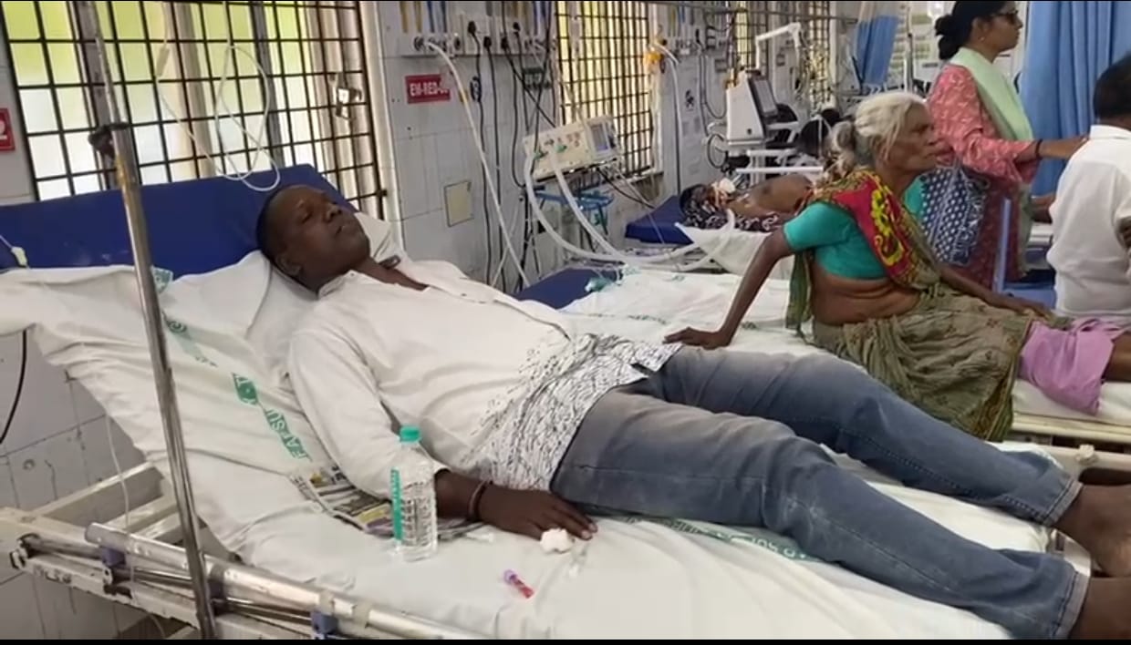 జర్నలిస్టులపై దాడులు చేసిన వారిని అరెస్ట్ చేయాలి