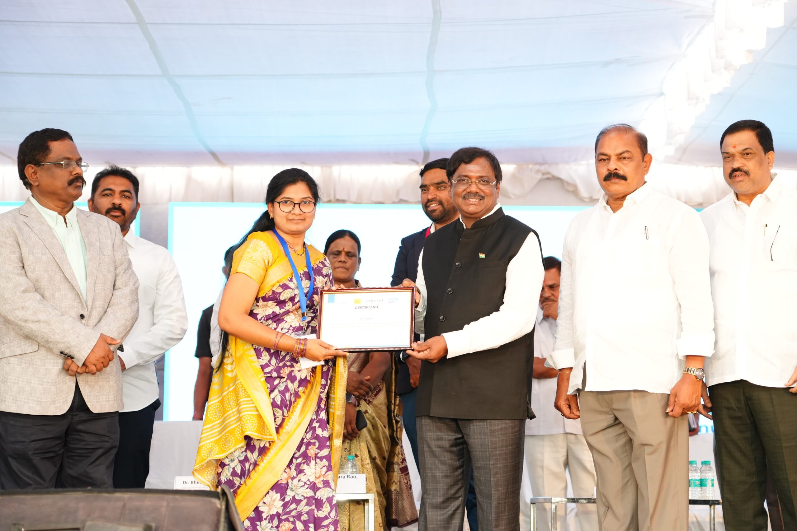 విద్యార్థులు కొత్త నైపుణ్యాలతో భవిష్యత్తును నిర్మించుకోవాలి: మంత్రి వివేక్ వెంకటస్వామి