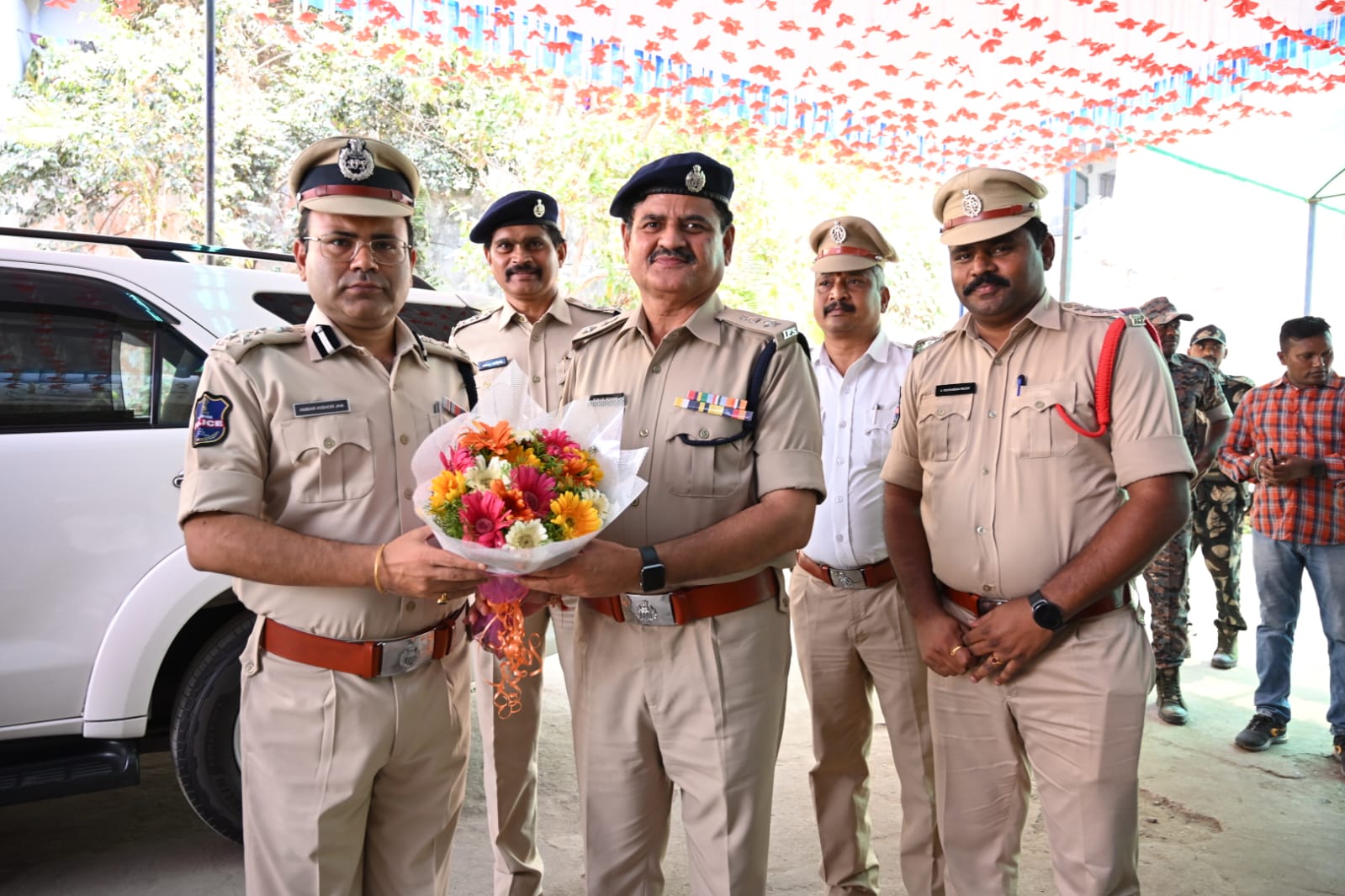 మత్తు పదార్థాలకు దూరంగా ఉండండి – రోడ్డు భద్రత, సైబర్ మోసాలపై అప్రమత్తంగా ఉండాలి….