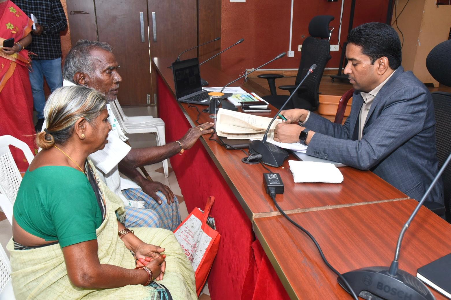 ప్ర‌తి అర్జీకీ నాణ్య‌మైన ప‌రిష్కారం చూపండి