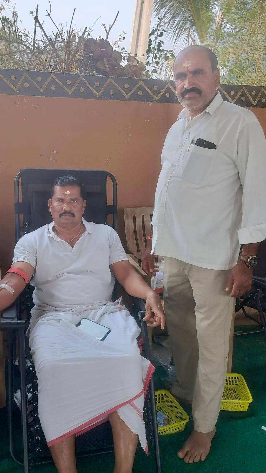 రక్తదానం ప్రాణదానంతో సమానం: శ్రీ బ్రహ్మసూత్ర మరకత శివాలయం చైర్మన్ గోపాల్ రెడ్డి
