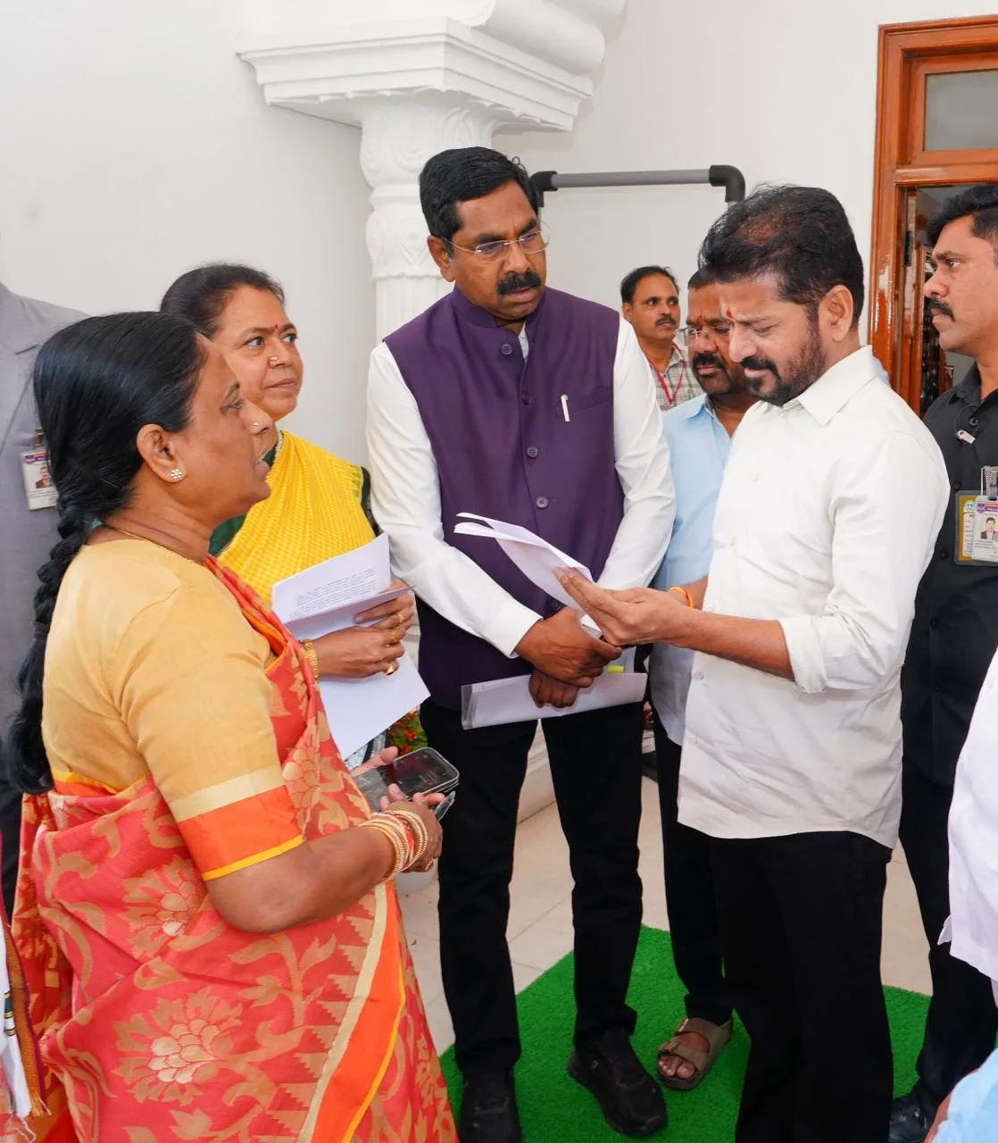 GWMC శానిటేషన్ పనుల కోసం 250 మంది ఔట్సోర్సింగ్ సిబ్బంది