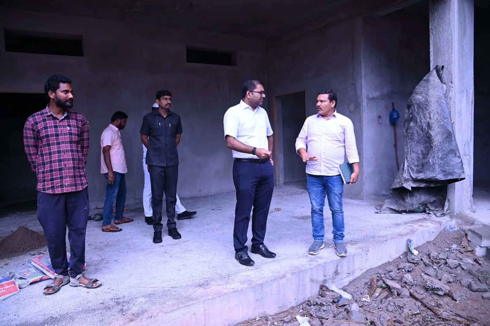 అభివృద్ధి పనులు సకాలంలో పూర్తి,