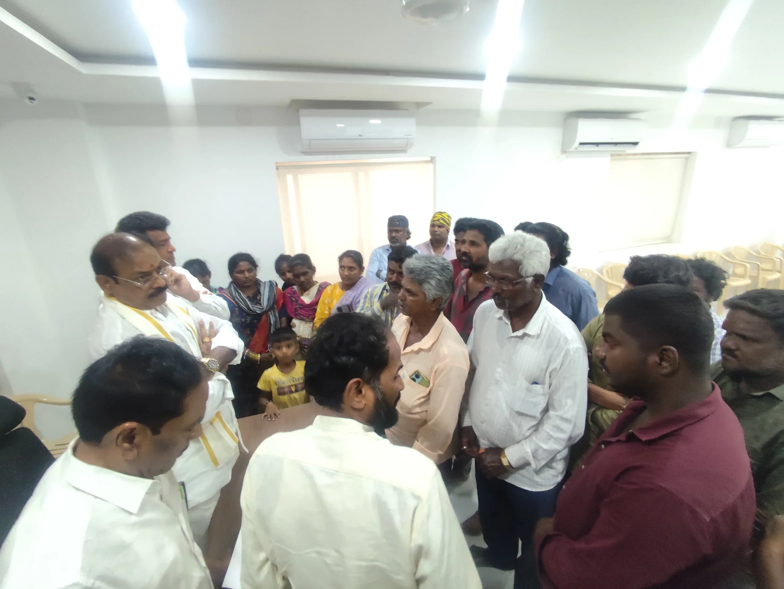 అర్హులైన బుడగ జంగాల కుటుంబాలకు నివాస స్థలాలను ఏర్పాటు