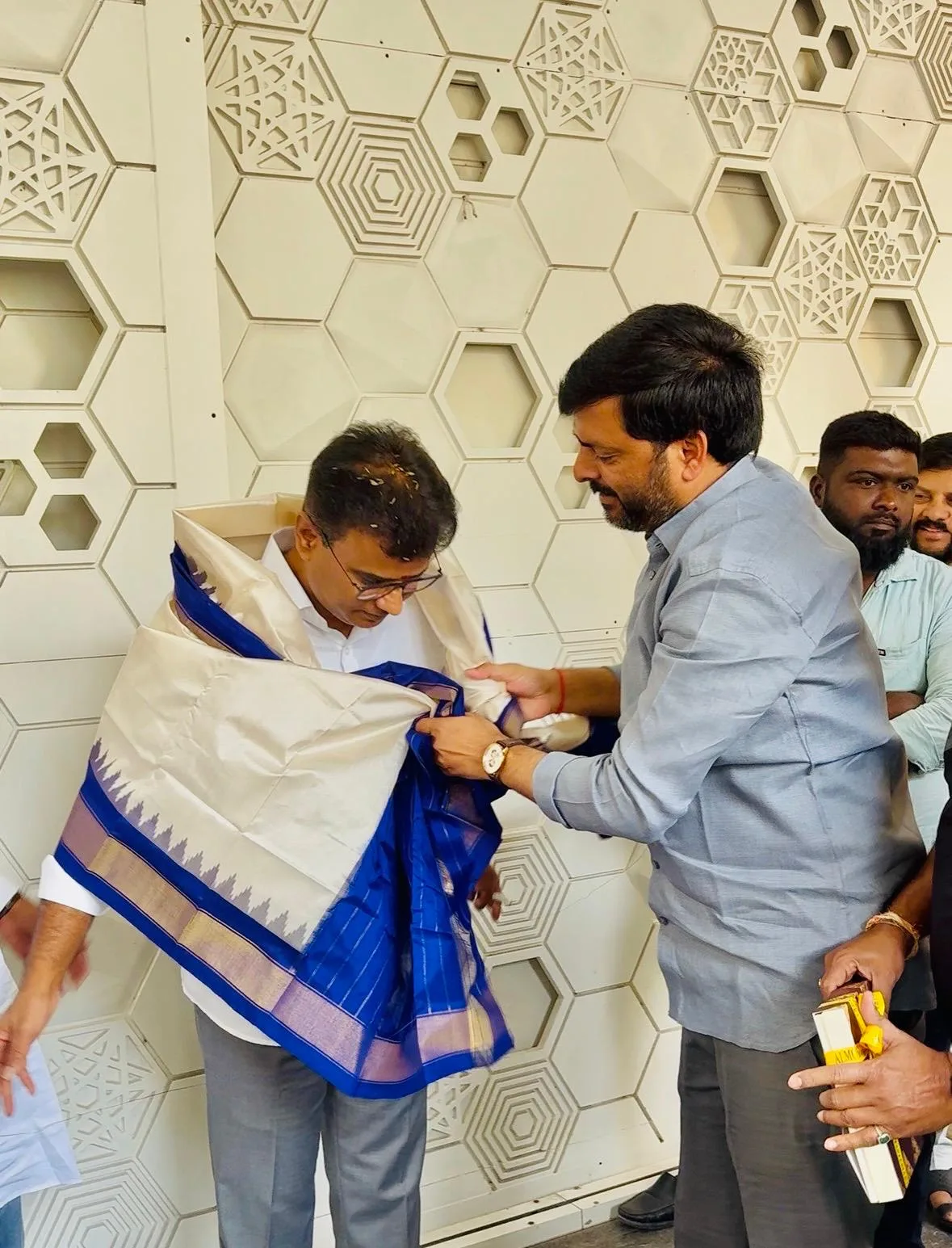 బిఆర్ఎస్ ఎల్పీ విప్ – ఎమ్మెల్యే కేపీ వివేకానంద్  కి ఉగాది శుభాకాంక్షలు