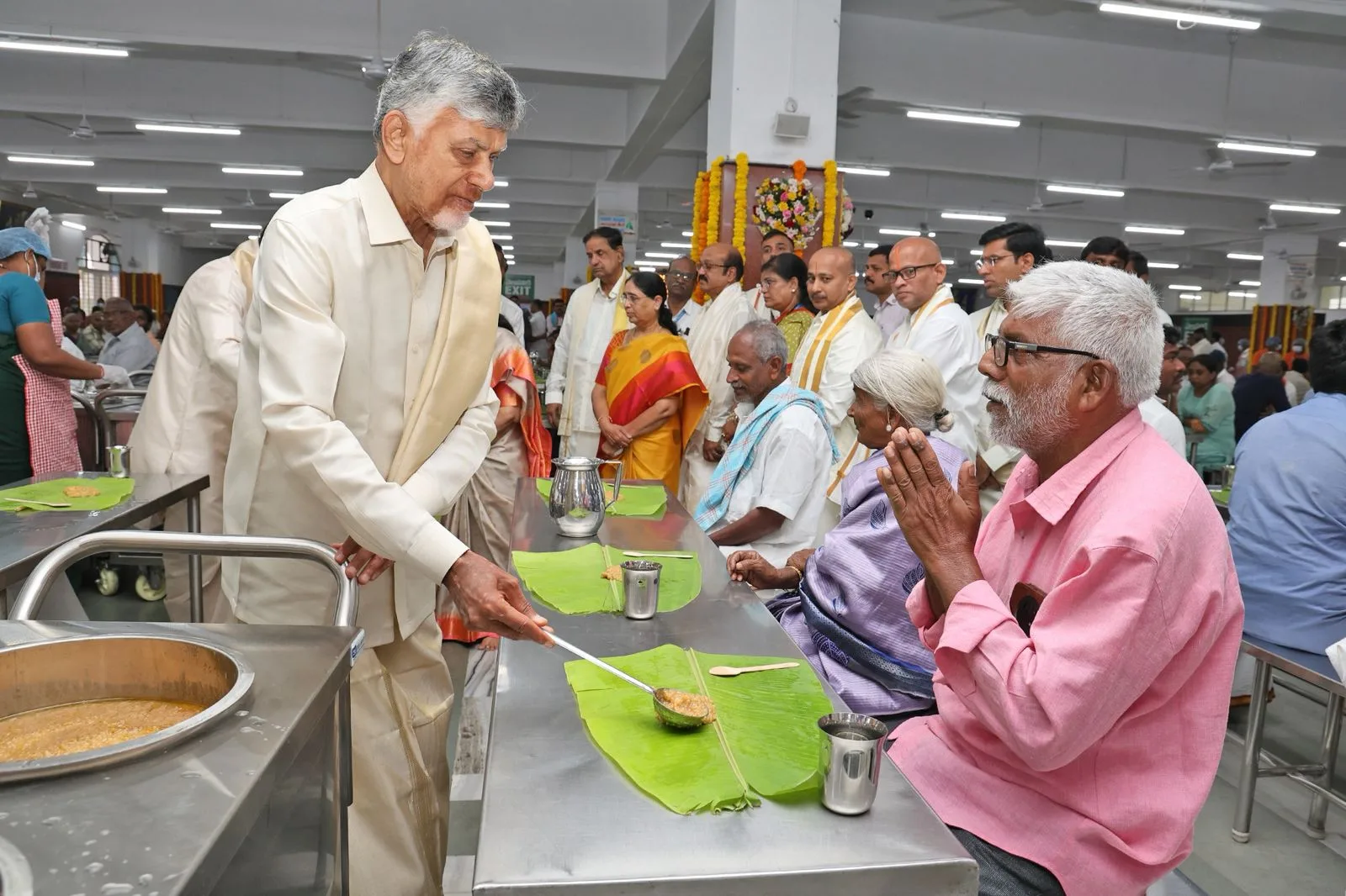 టీటీడీ అన్నదానం ట్రస్టుకు రూ.44 లక్షల విరాళం