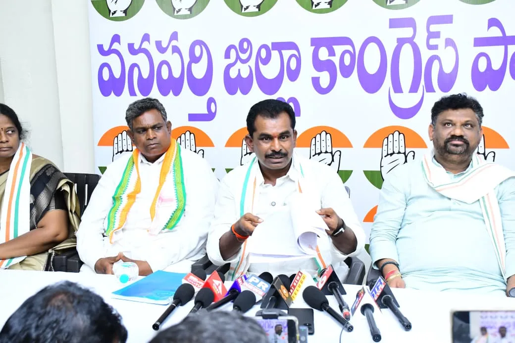 ప్రజా రంజకమైన బడ్జెట్ను ఓర్వలికి ప్రతిపక్షాల విమర్శలు