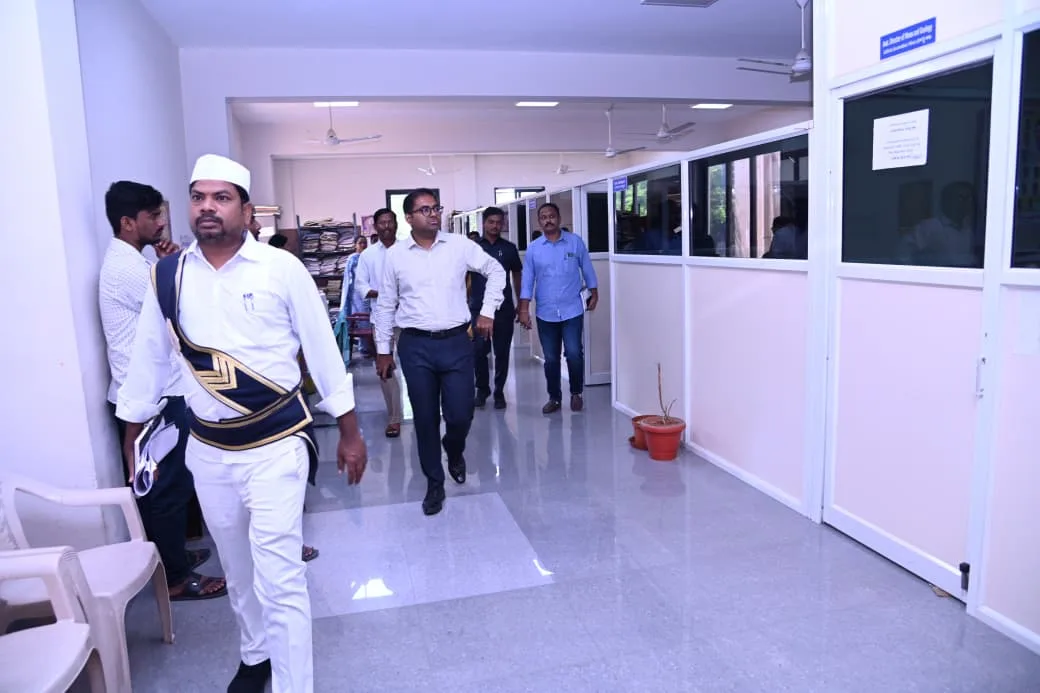 అధికారులు,సిబ్బంది సమయపాలన పాటించాలి….