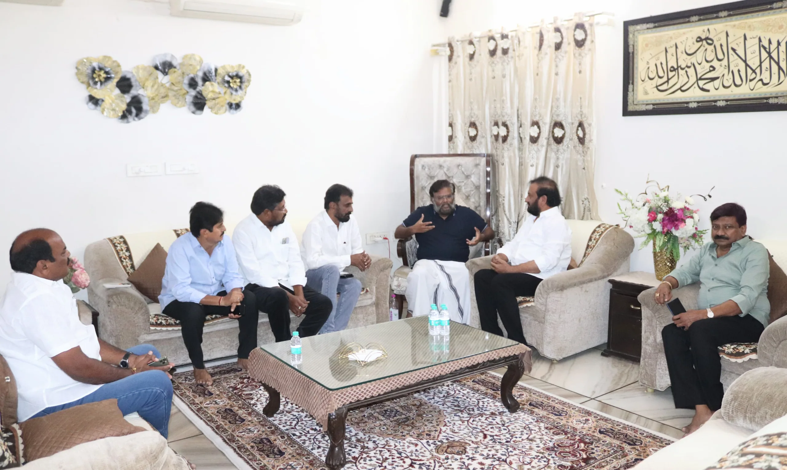అబ్దుల్ అజీజ్ కుటుంబాన్ని పరామర్శించిన మాజీ మంత్రి నల్లపరెడ్డిప్రసన్న..