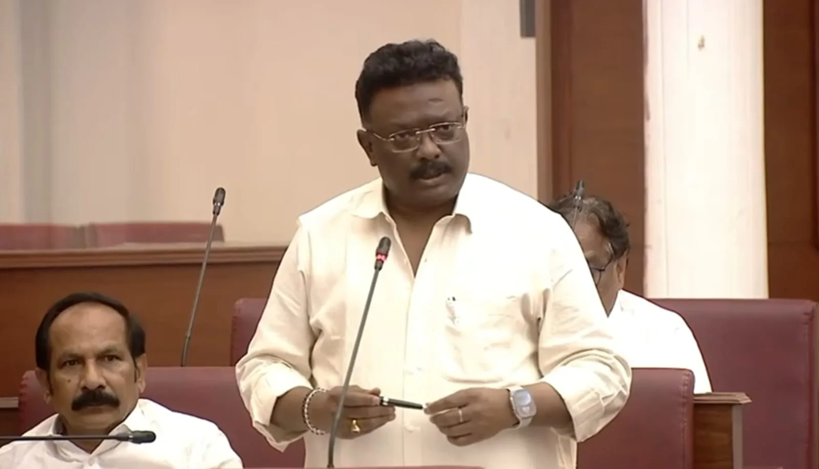 ప్రభుత్వాన్ని నిలదీసిన ఎమ్మెల్సీ డా. దాసోజు శ్రవణ్