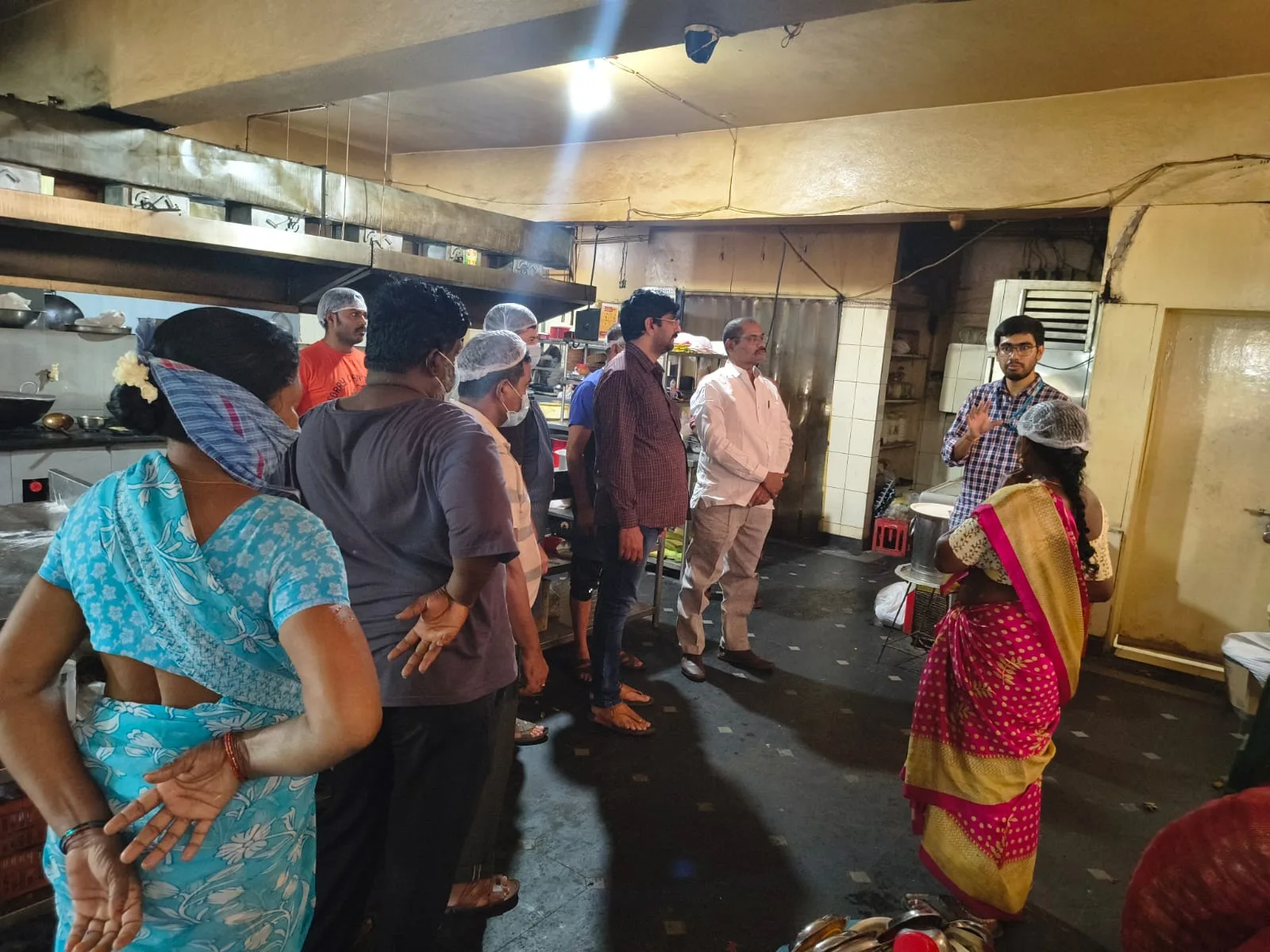 గోదావరిఖని హైకింగ్ బార్ అండ్ రెస్టారెంట్‌పై ఆహార భద్రతా అధికారుల తనిఖీలు…
