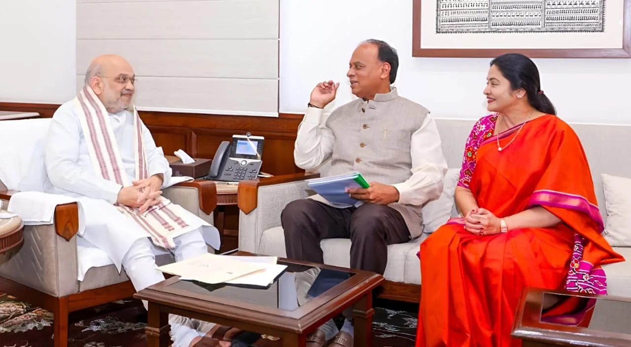 కేంద్ర హోమ్ శాఖ మంత్రి అమిత్ షా తో వేమిరెడ్డి దంపతుల భేటీ