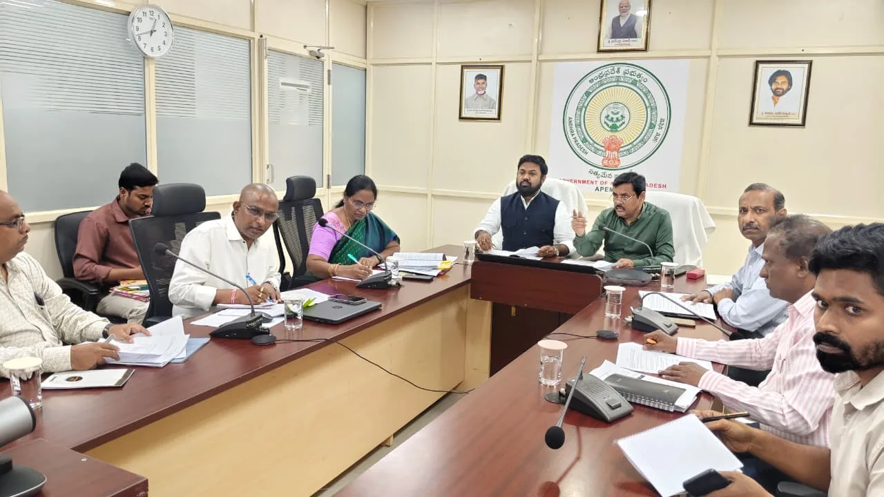 ఏపీ ఈ ఎం సి ఎల్ కార్యాలయంలో నిర్వహించిన బోర్డు సమావేశం