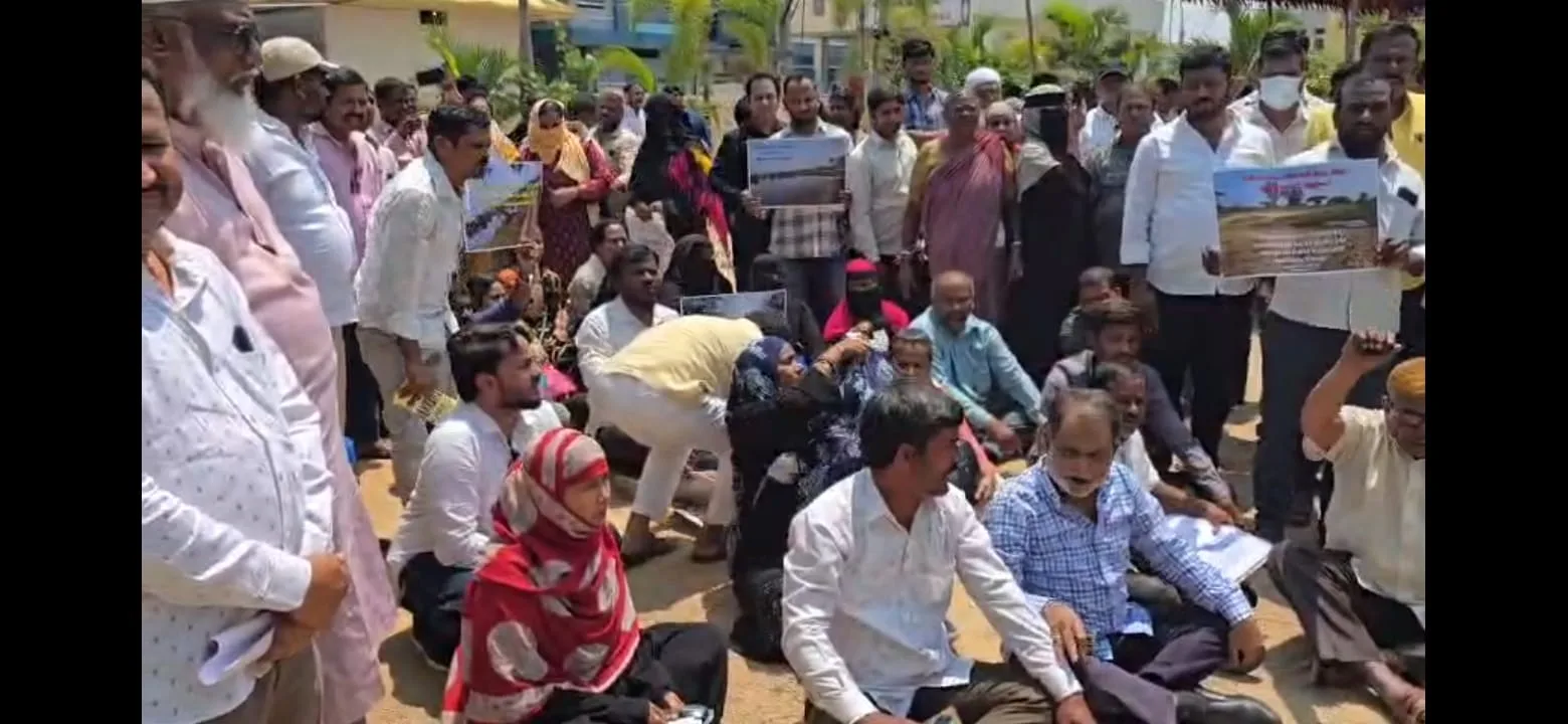 అరగంట సేపు ఎర్రటి ఎండలో అదనపు కలెక్టర్